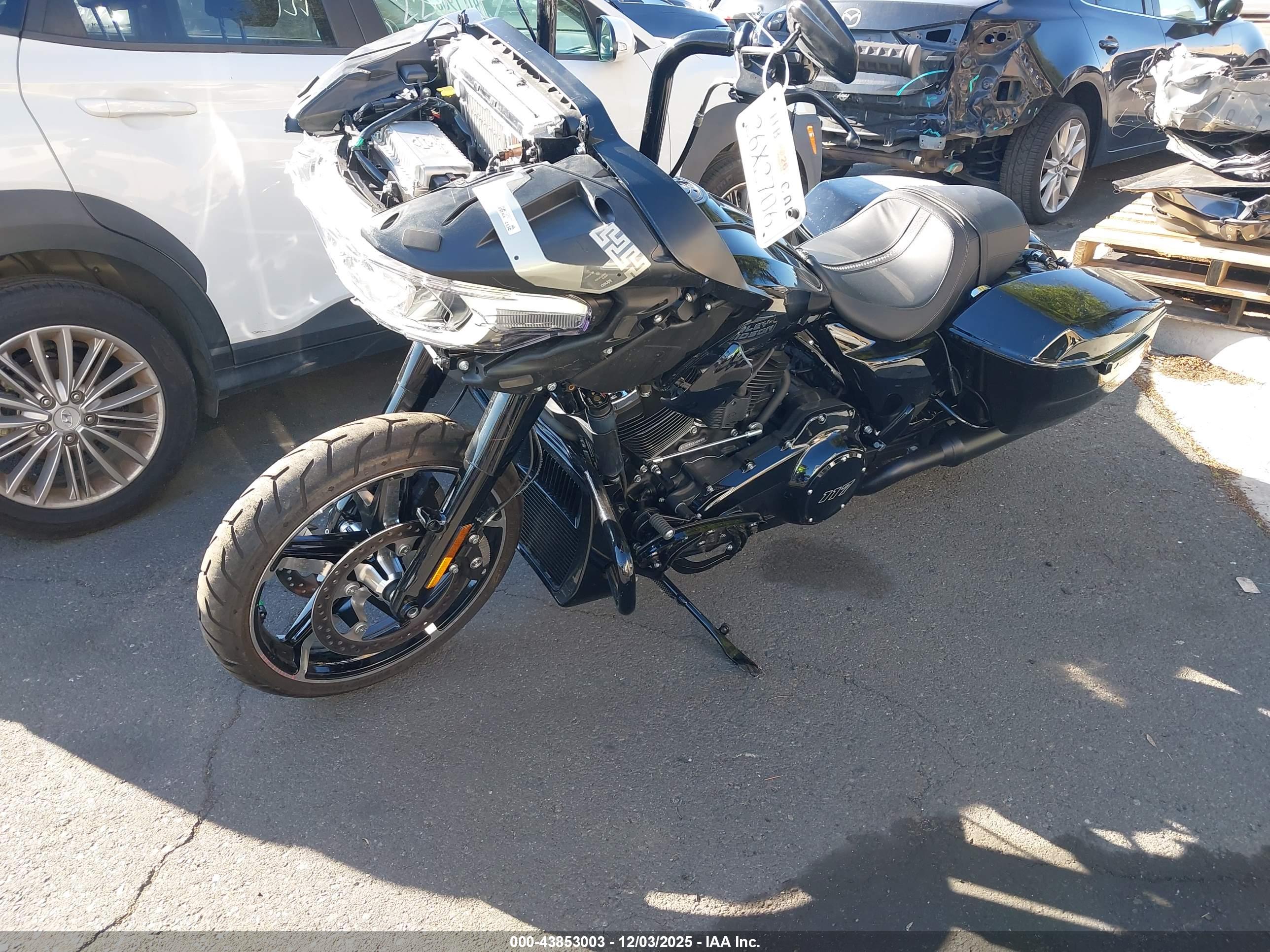 HARLEY-DAVIDSON FLTRX image 2