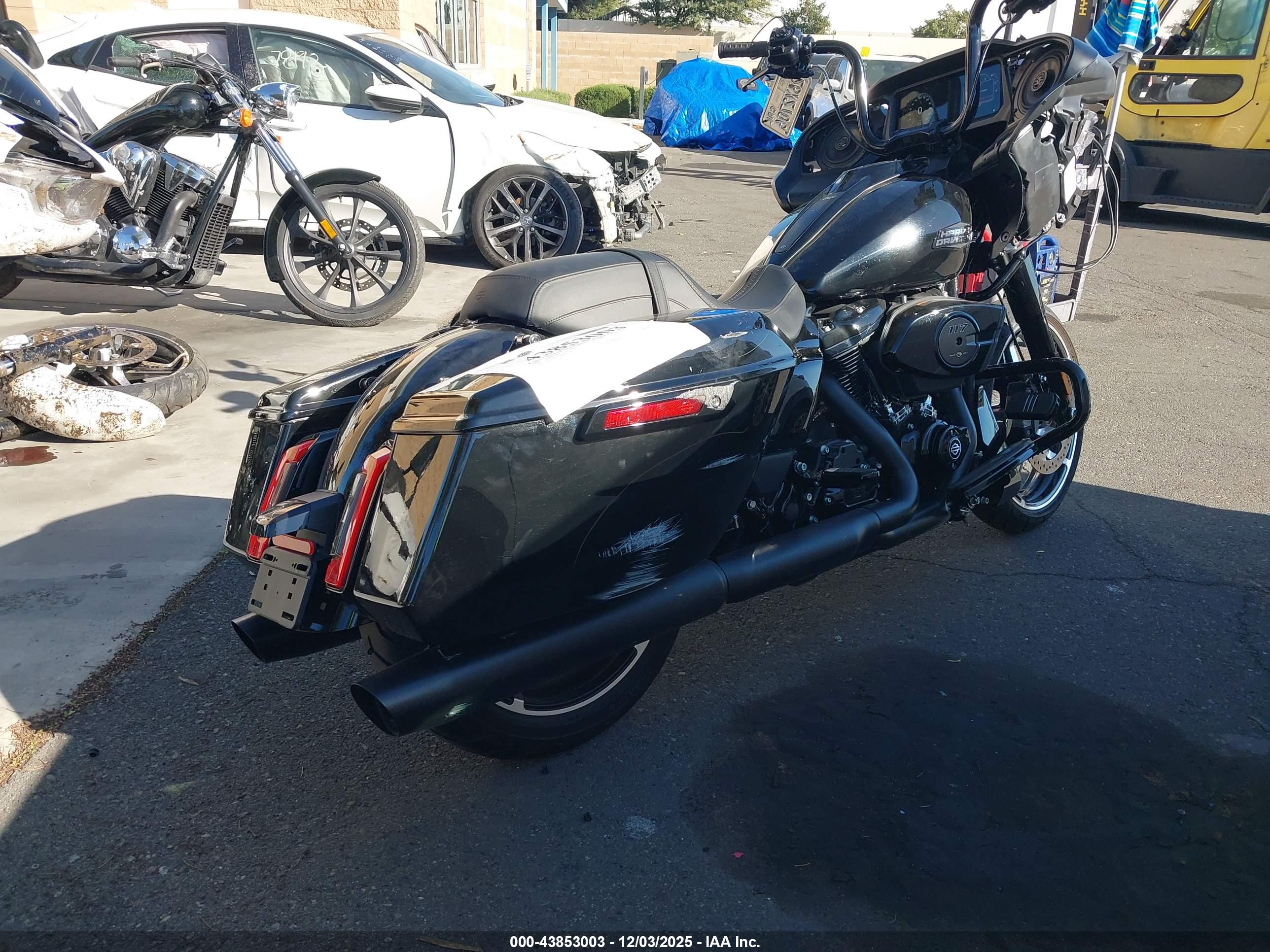HARLEY-DAVIDSON FLTRX image 4