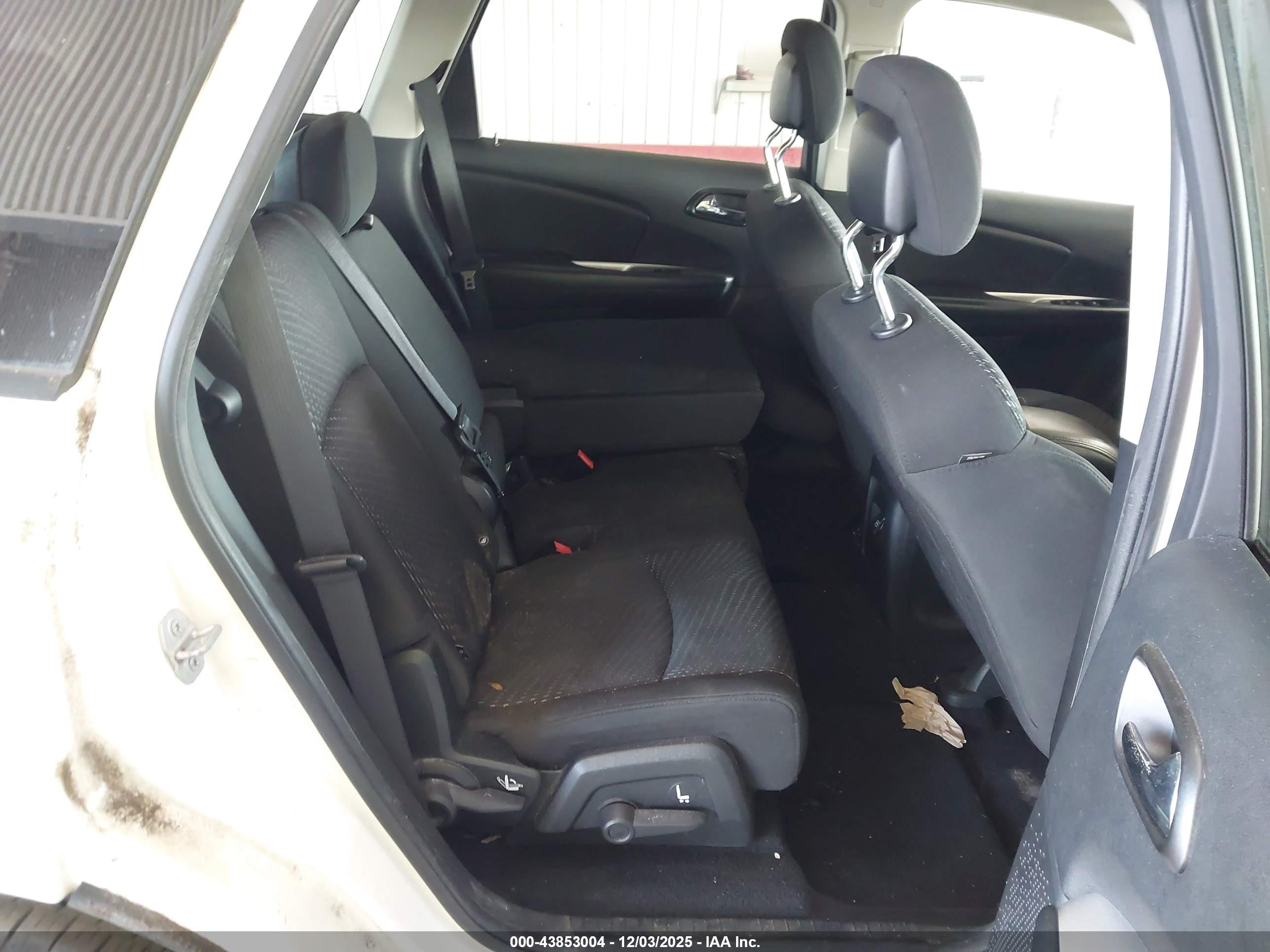DODGE JOURNEY image 8