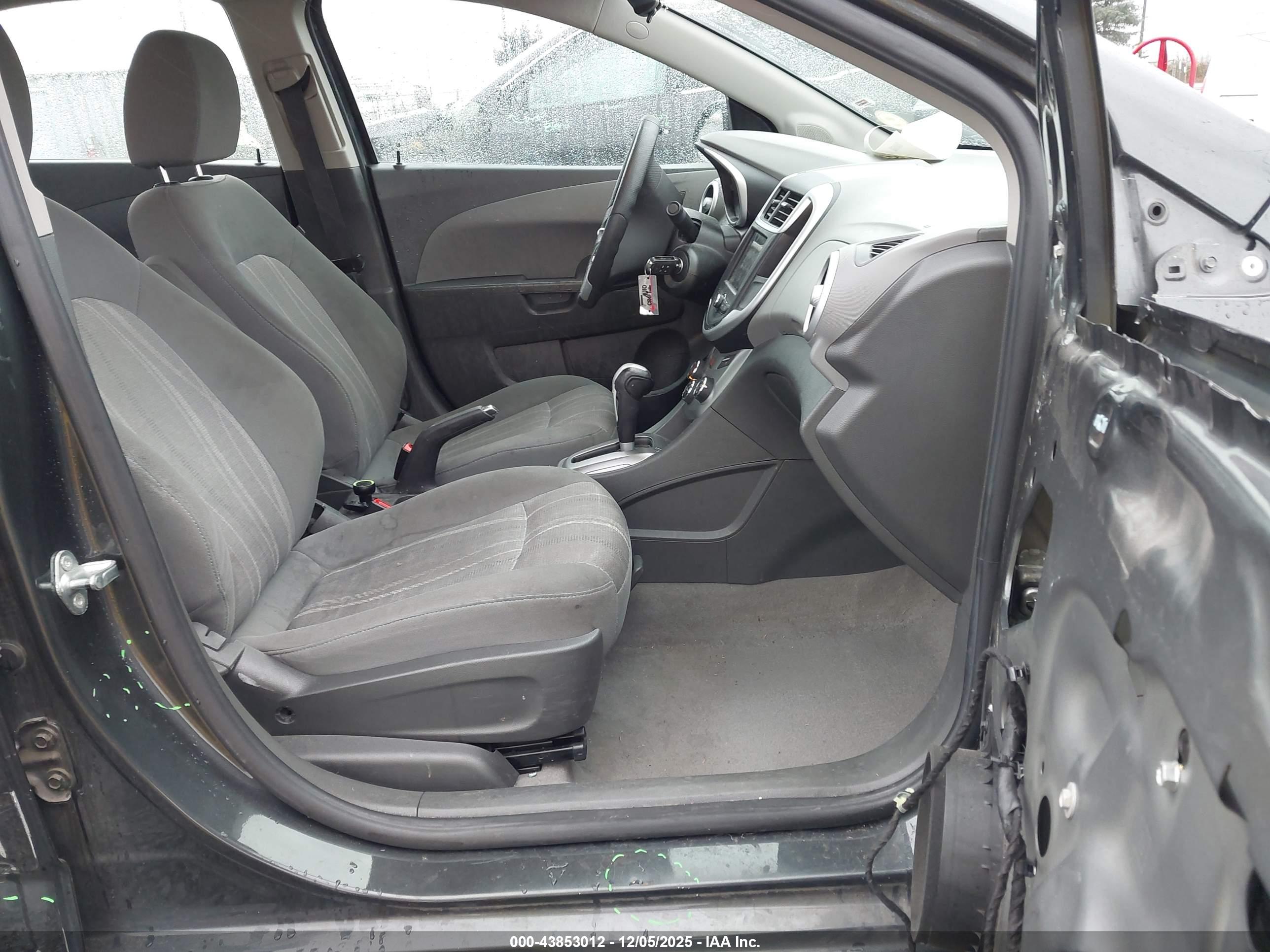 CHEVROLET SONIC image 5