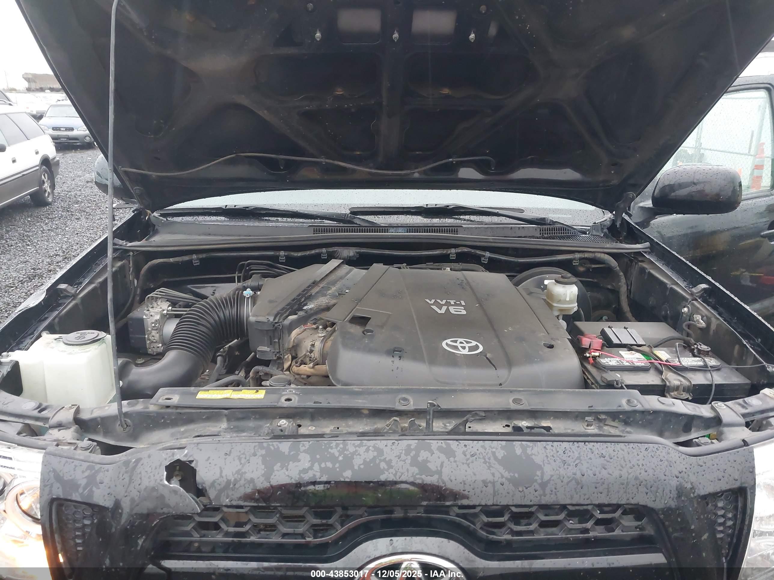 TOYOTA TACOMA image 10