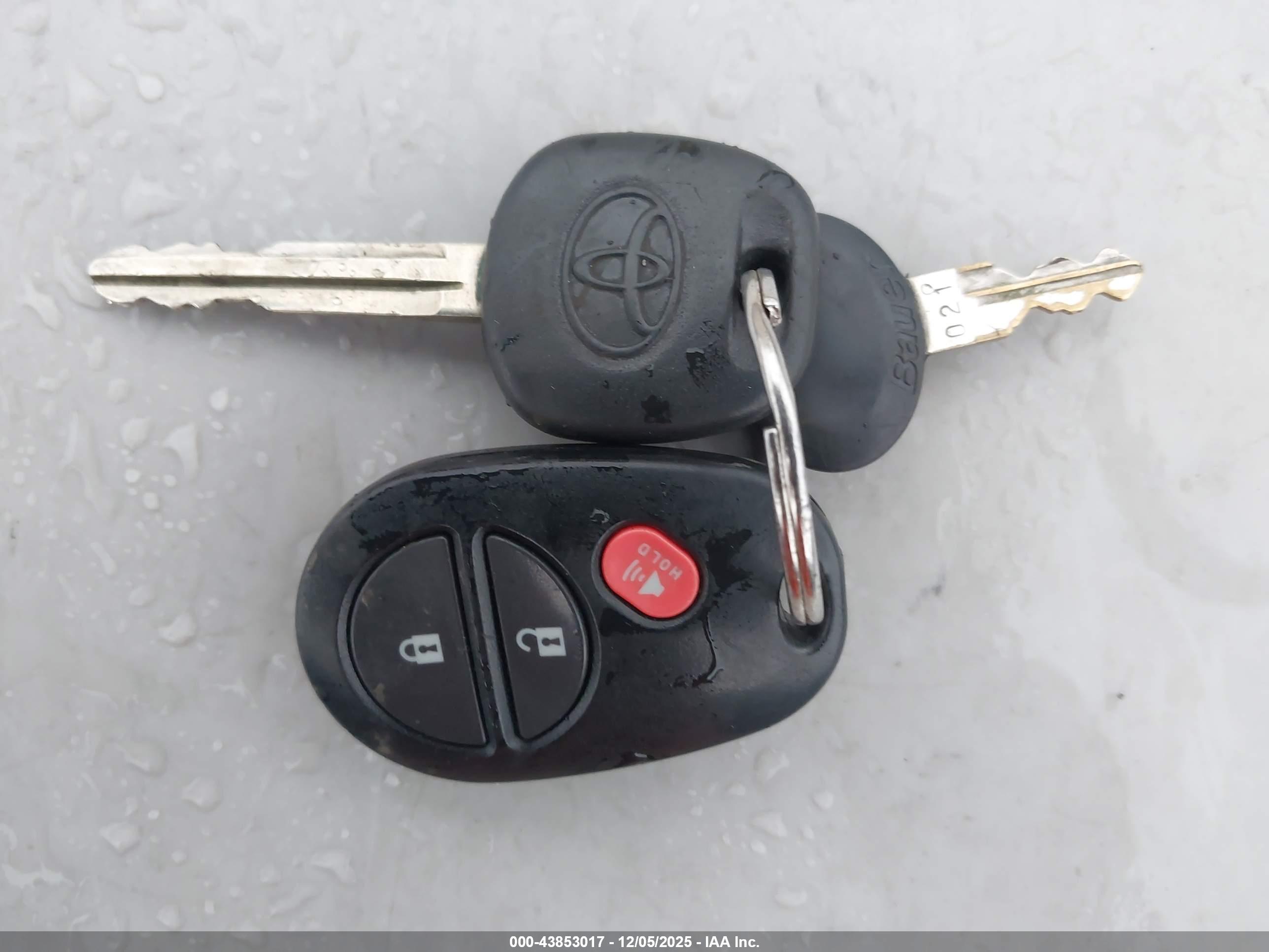 TOYOTA TACOMA image 11