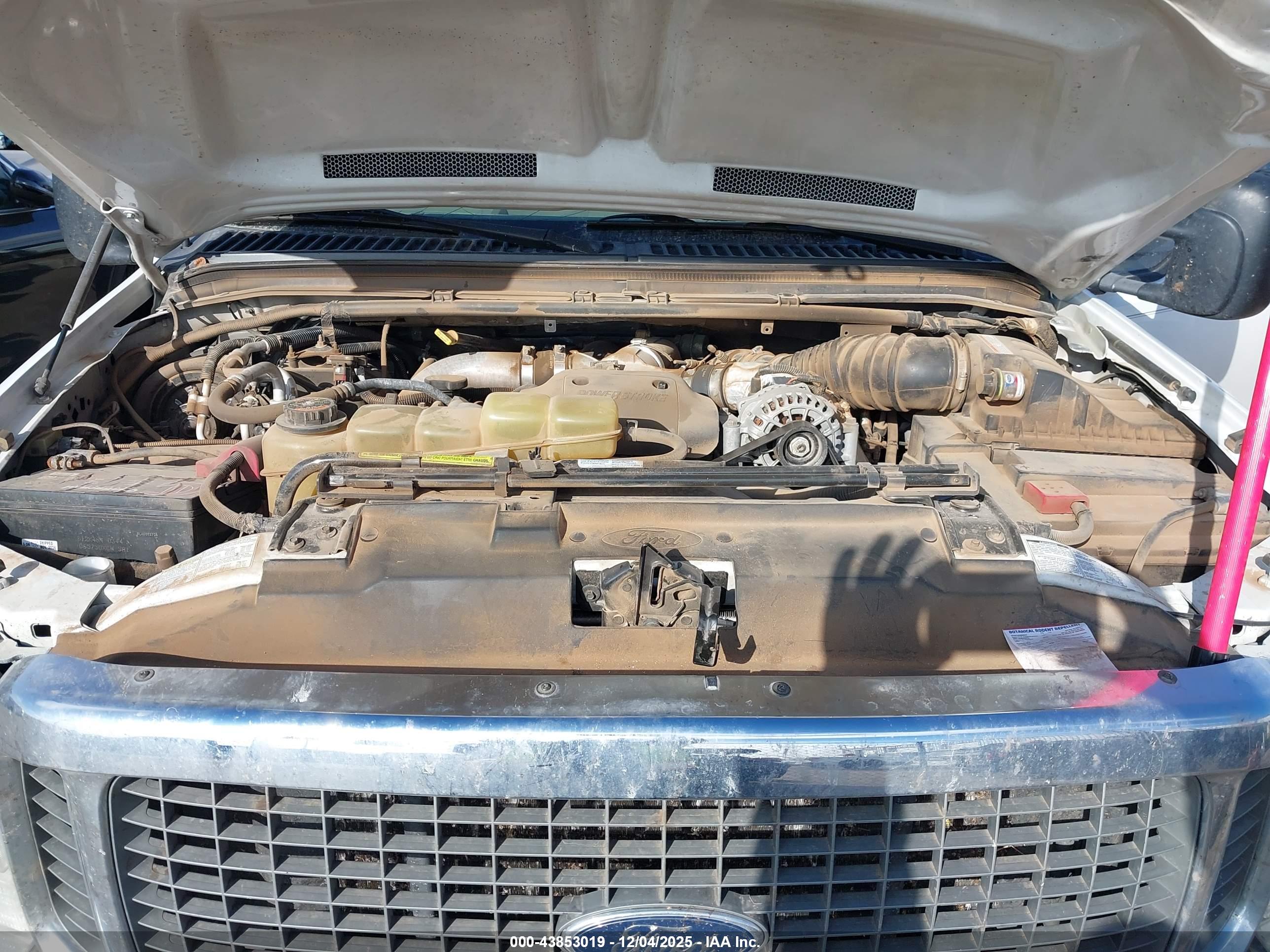 FORD EXCURSION image 10