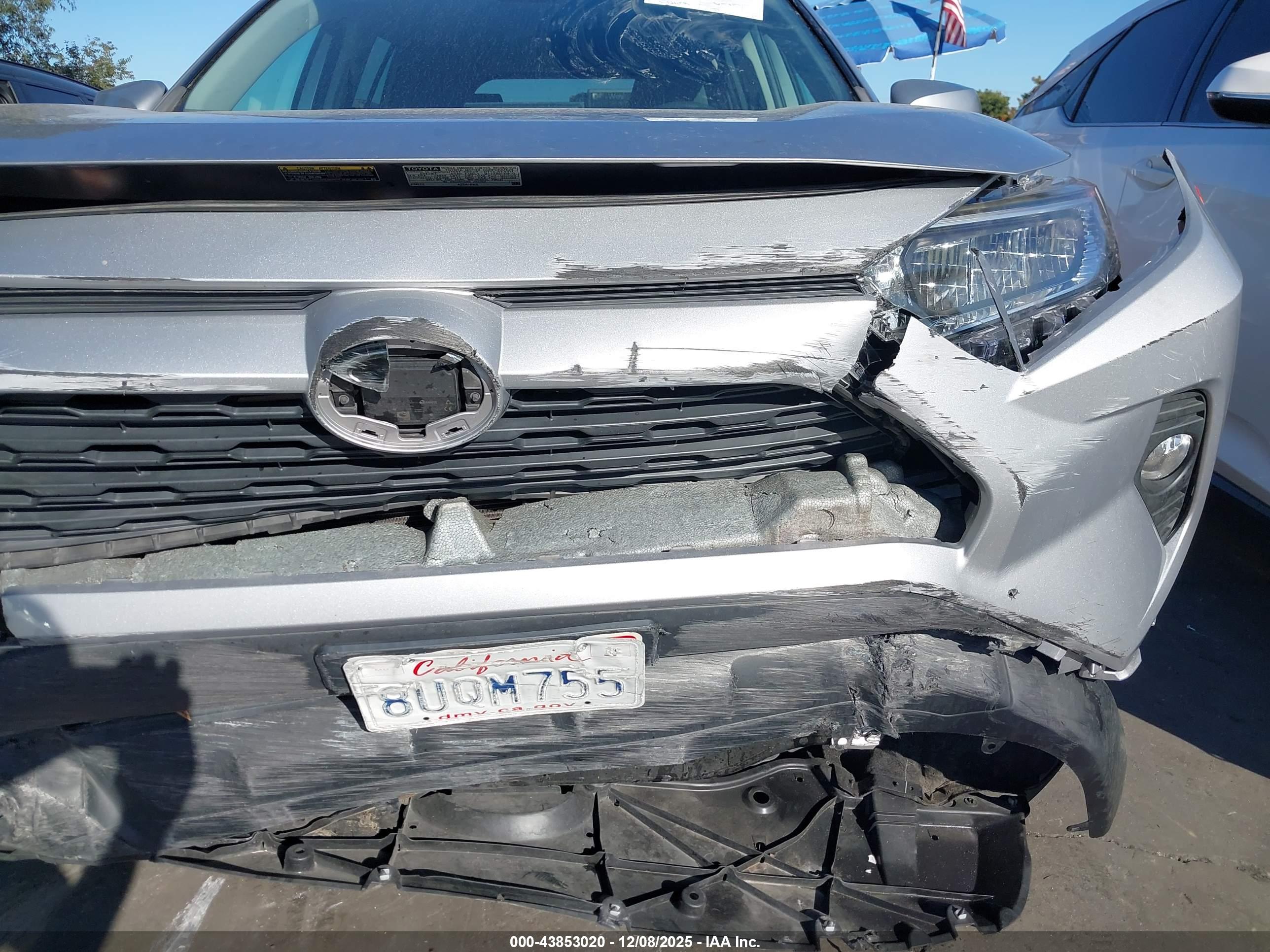 TOYOTA RAV4 image 6
