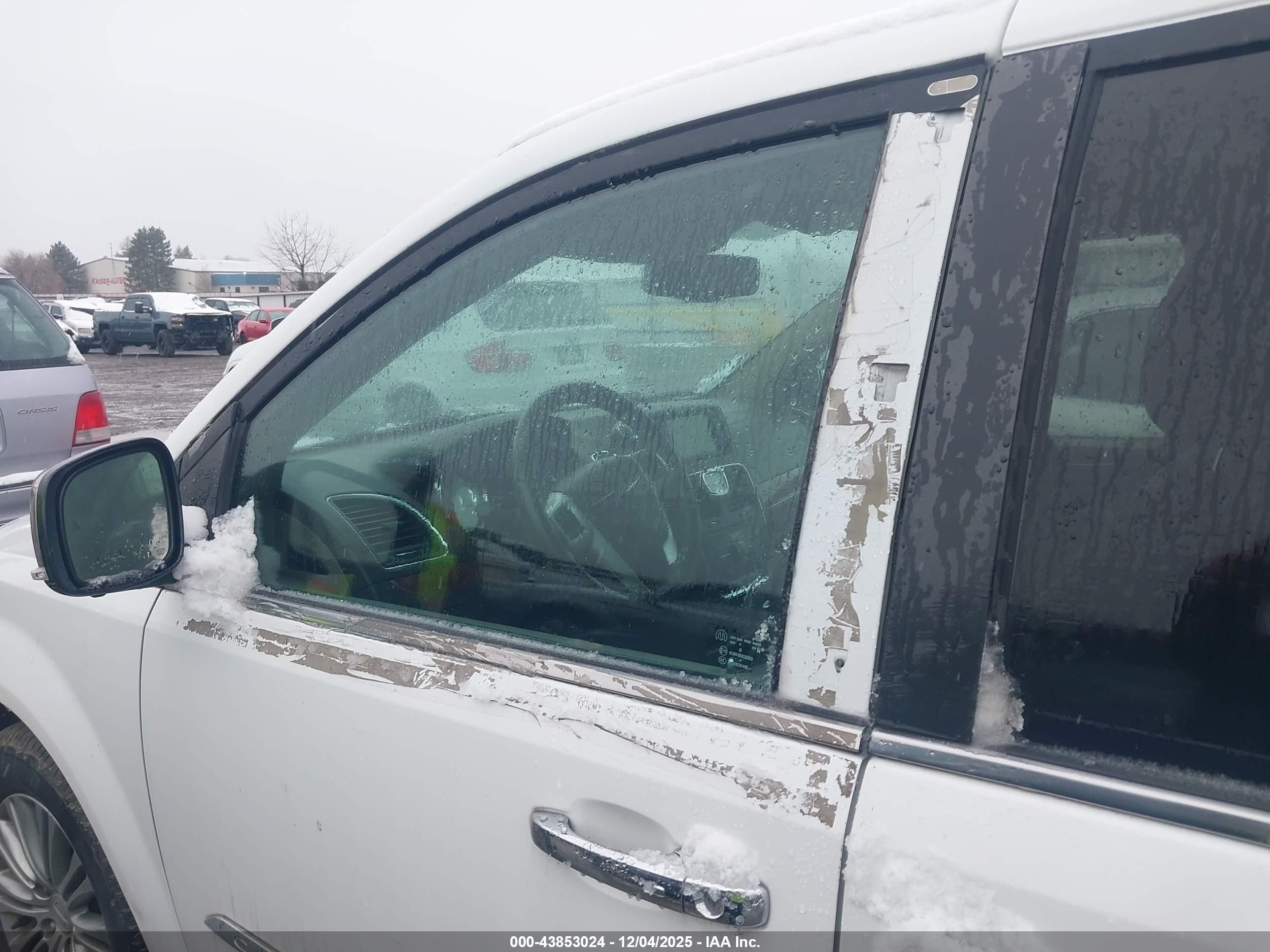 CHRYSLER TOWN image 6