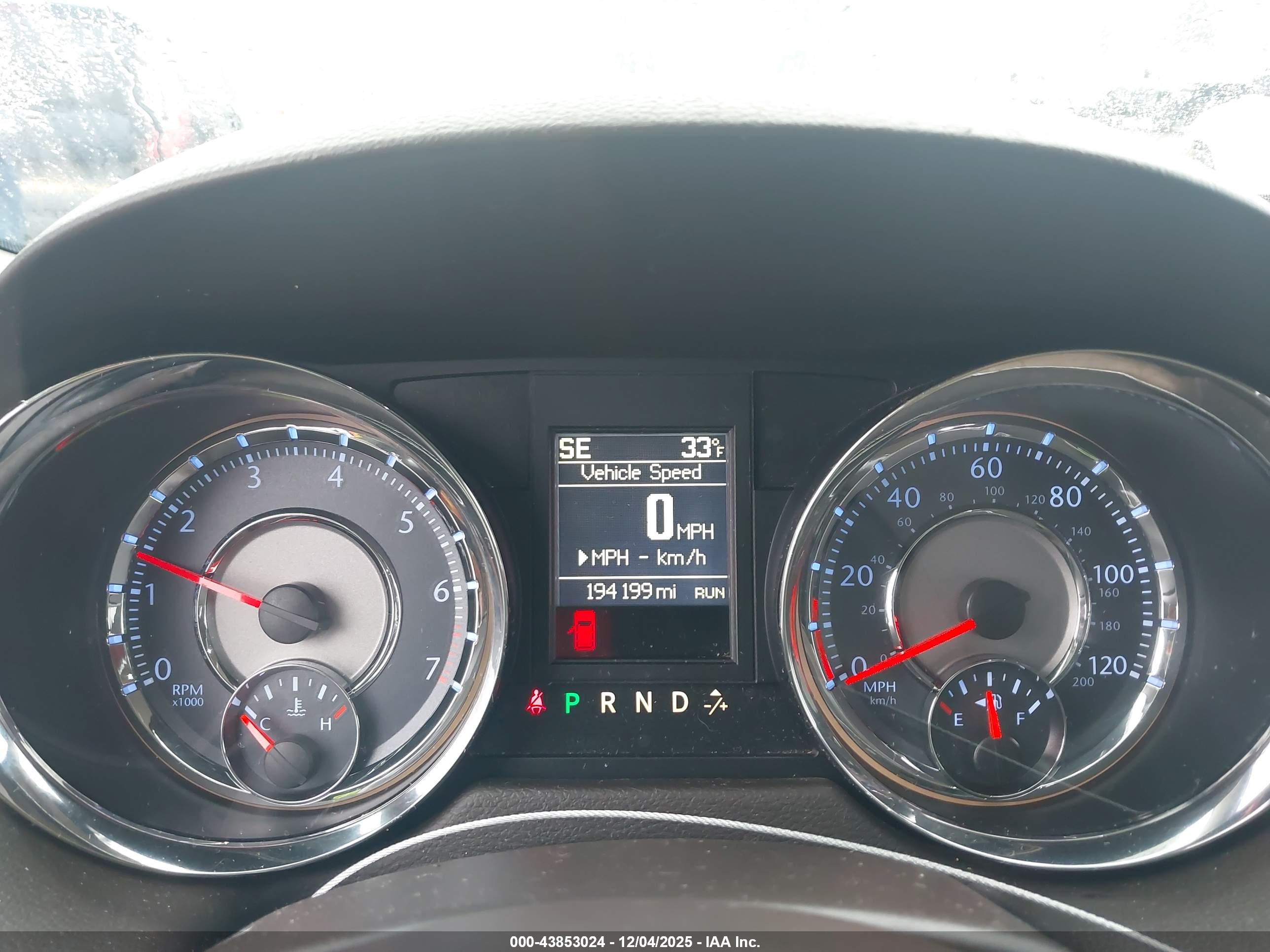 CHRYSLER TOWN image 7