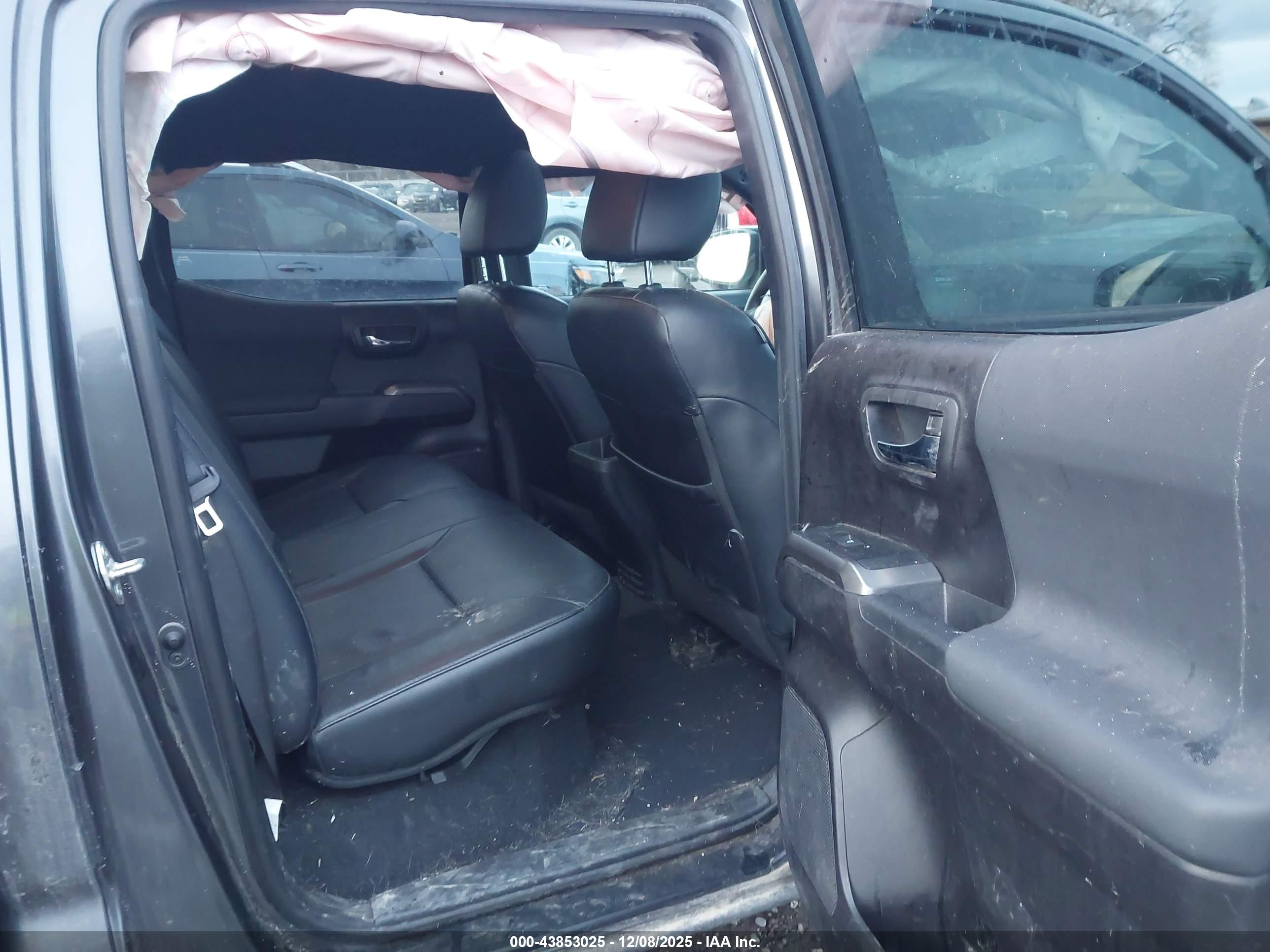 TOYOTA TACOMA image 8