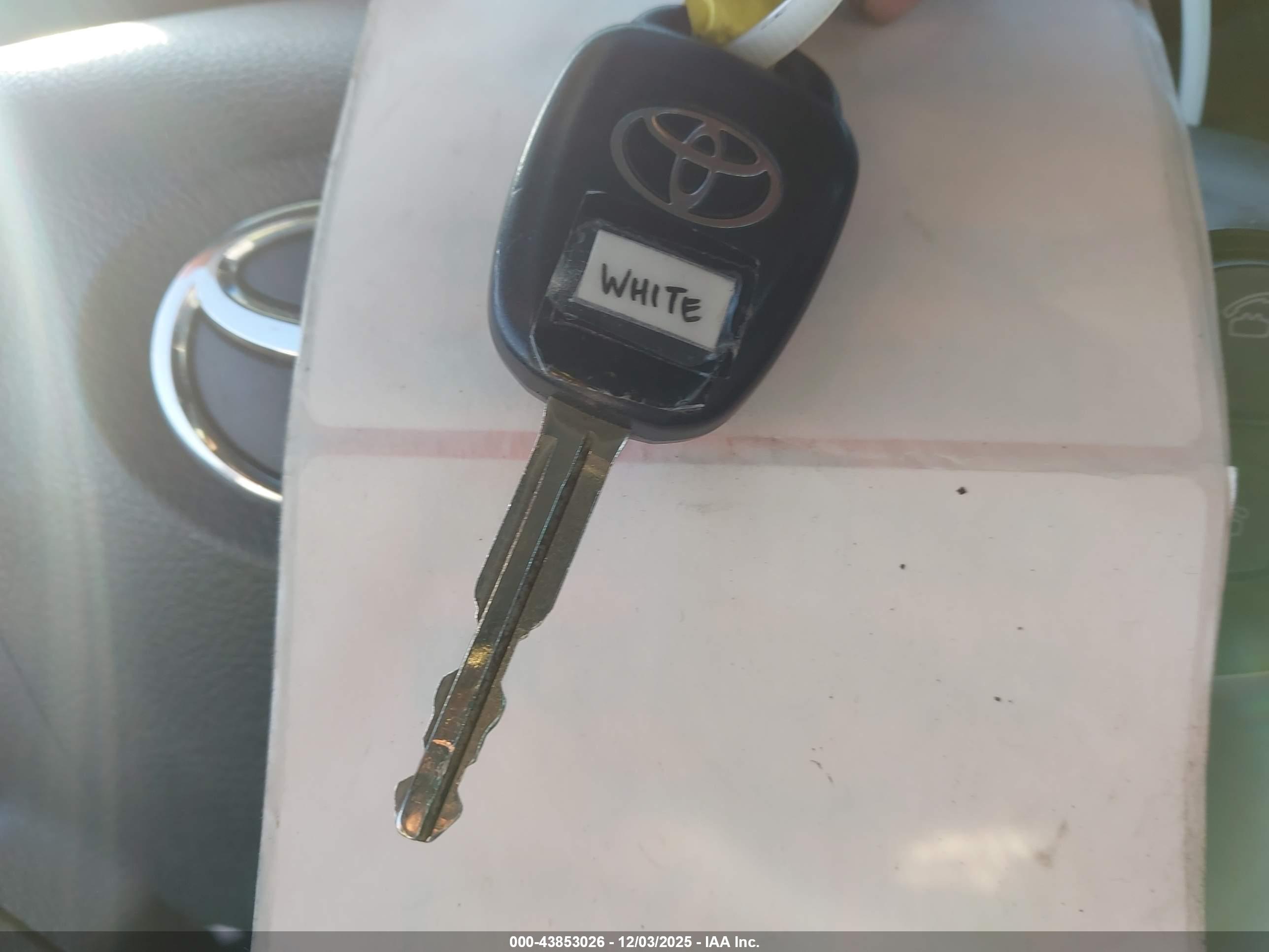 TOYOTA CAMRY image 11