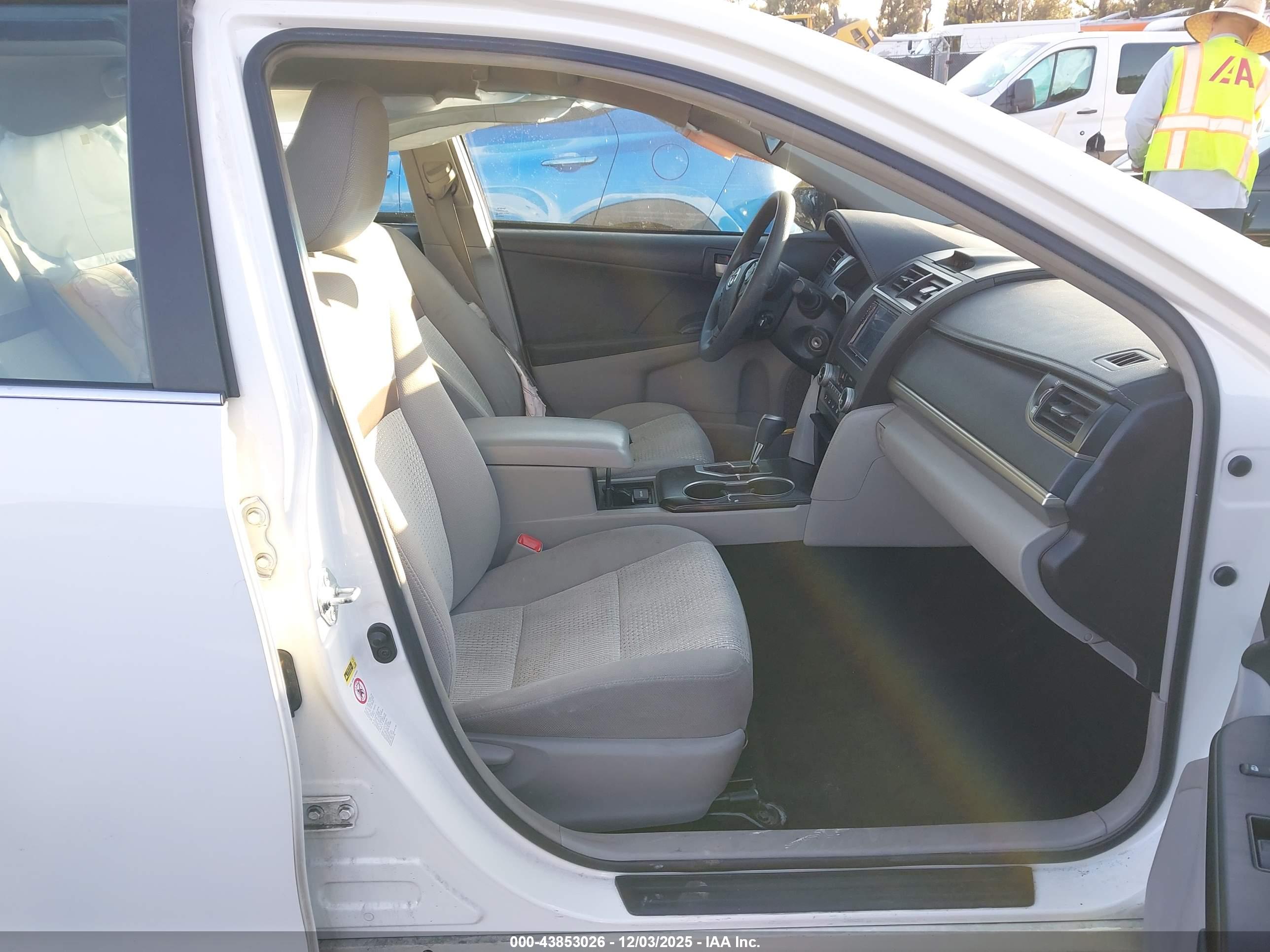 TOYOTA CAMRY image 5