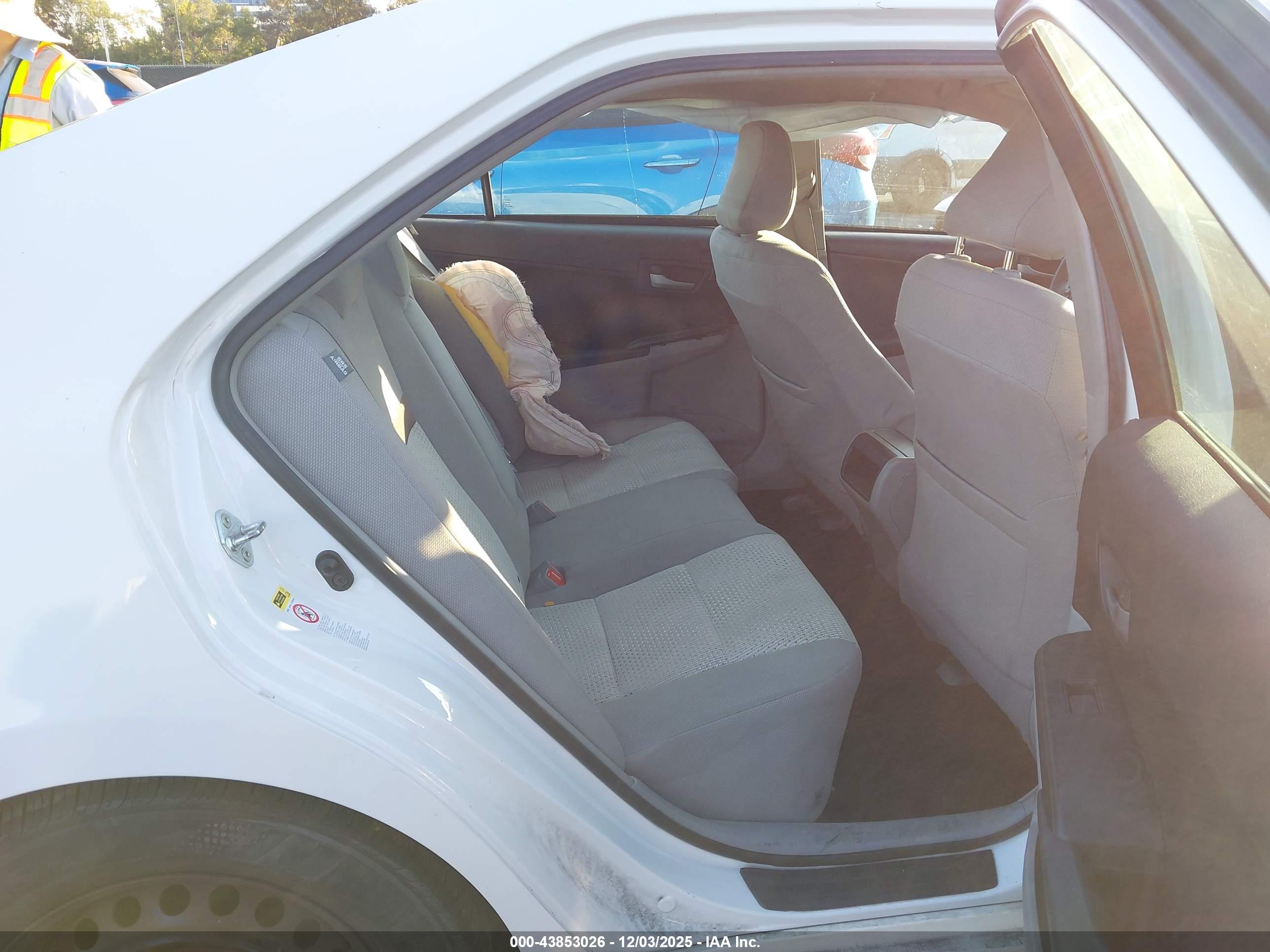 TOYOTA CAMRY image 8