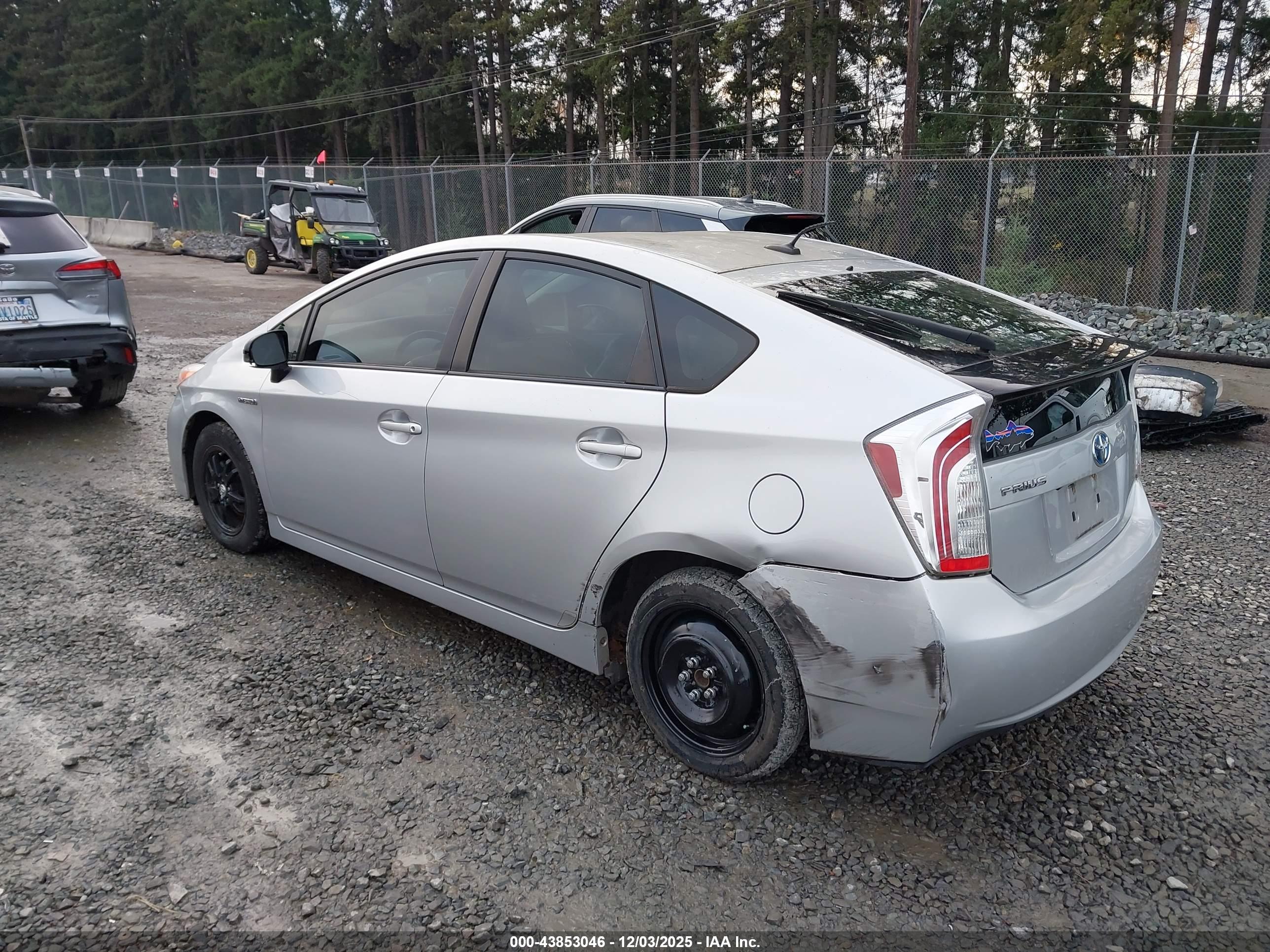 TOYOTA PRIUS image 3