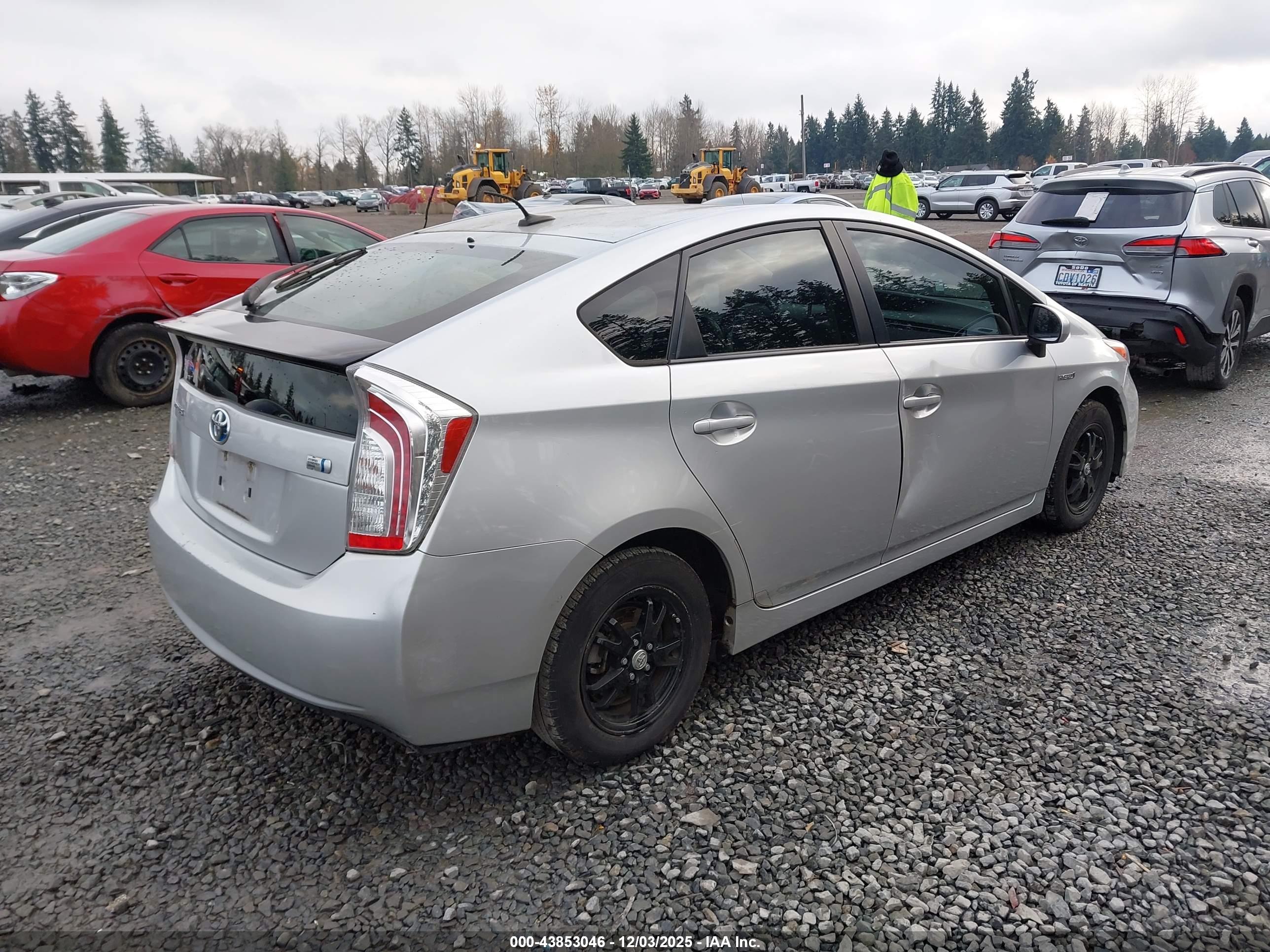 TOYOTA PRIUS image 4