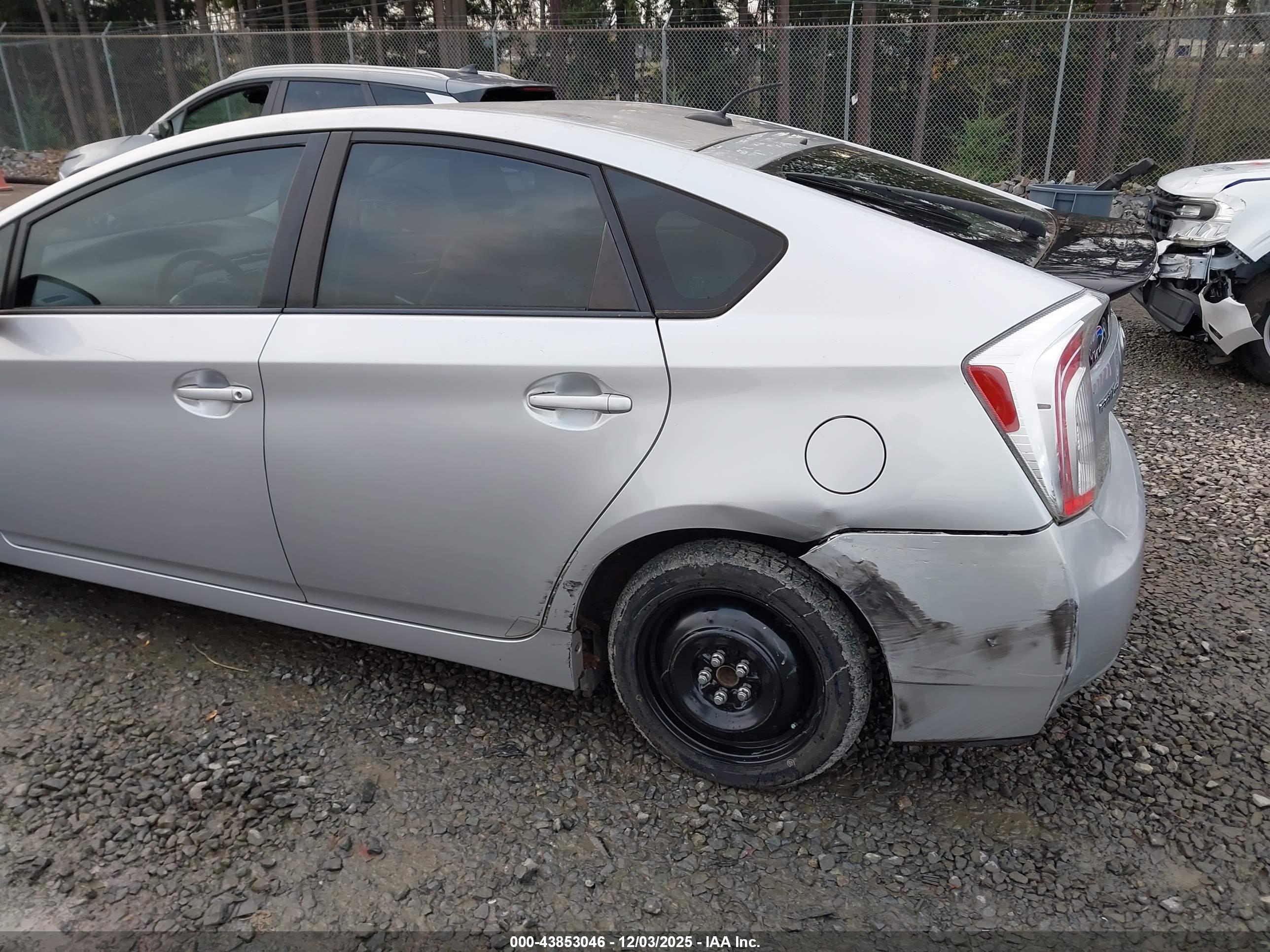 TOYOTA PRIUS image 6