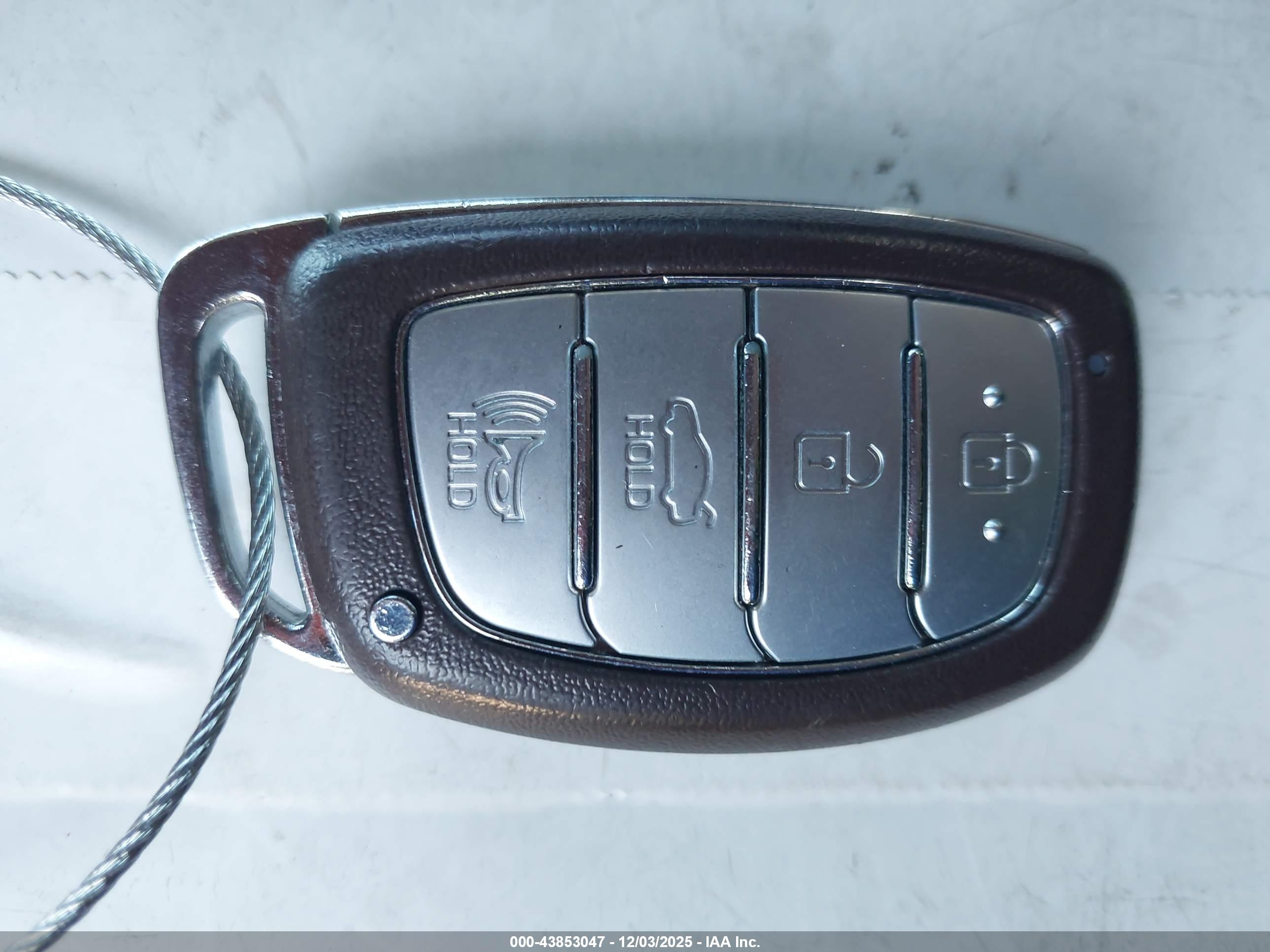 HYUNDAI SONATA image 11