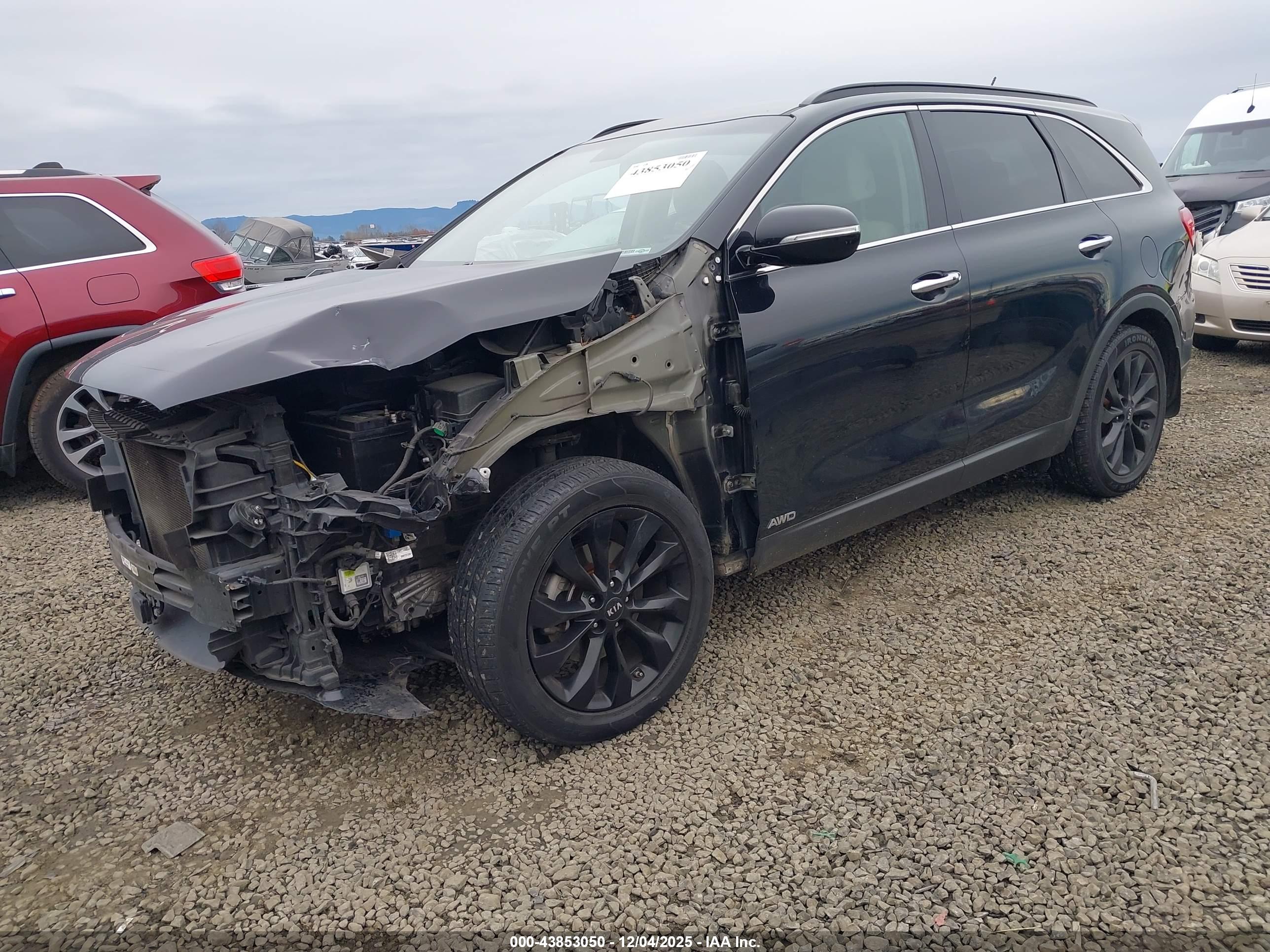 KIA SORENTO image 2
