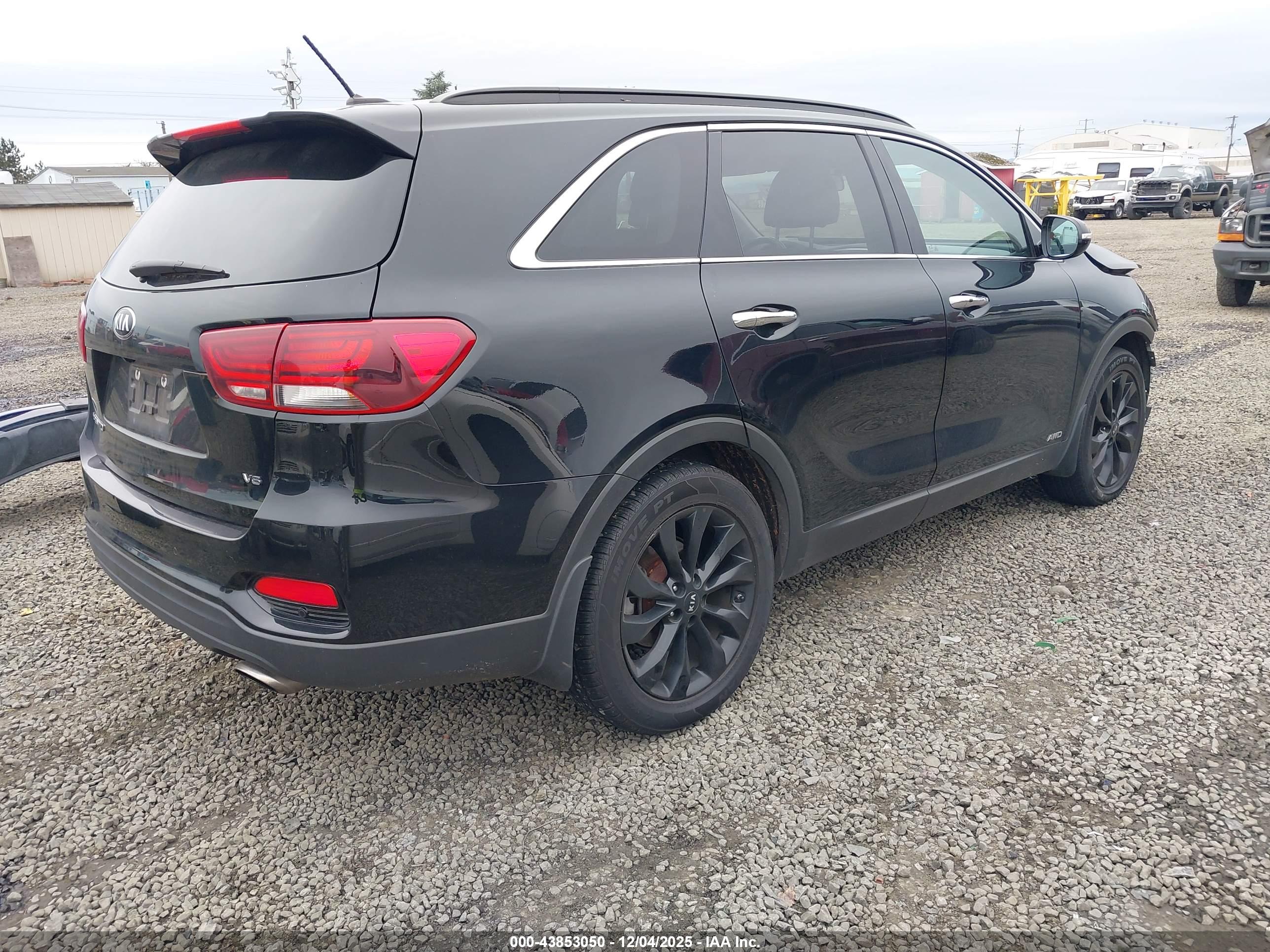 KIA SORENTO image 4