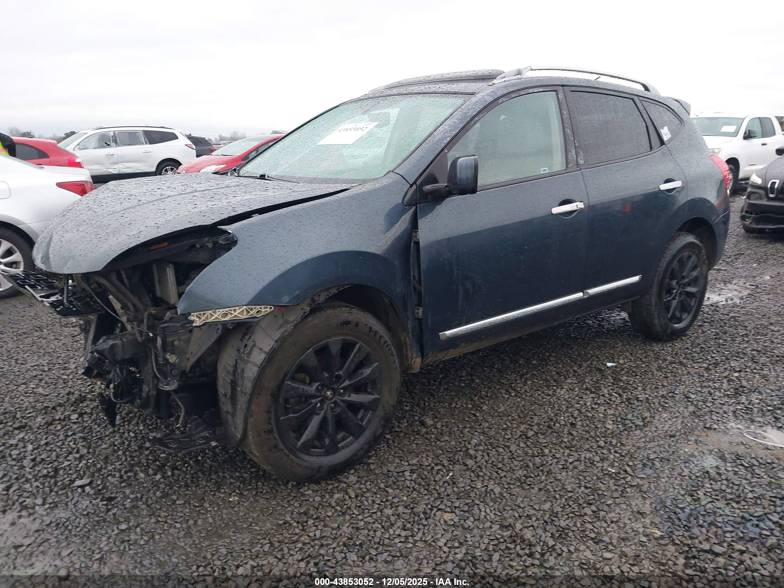 NISSAN ROGUE image 2