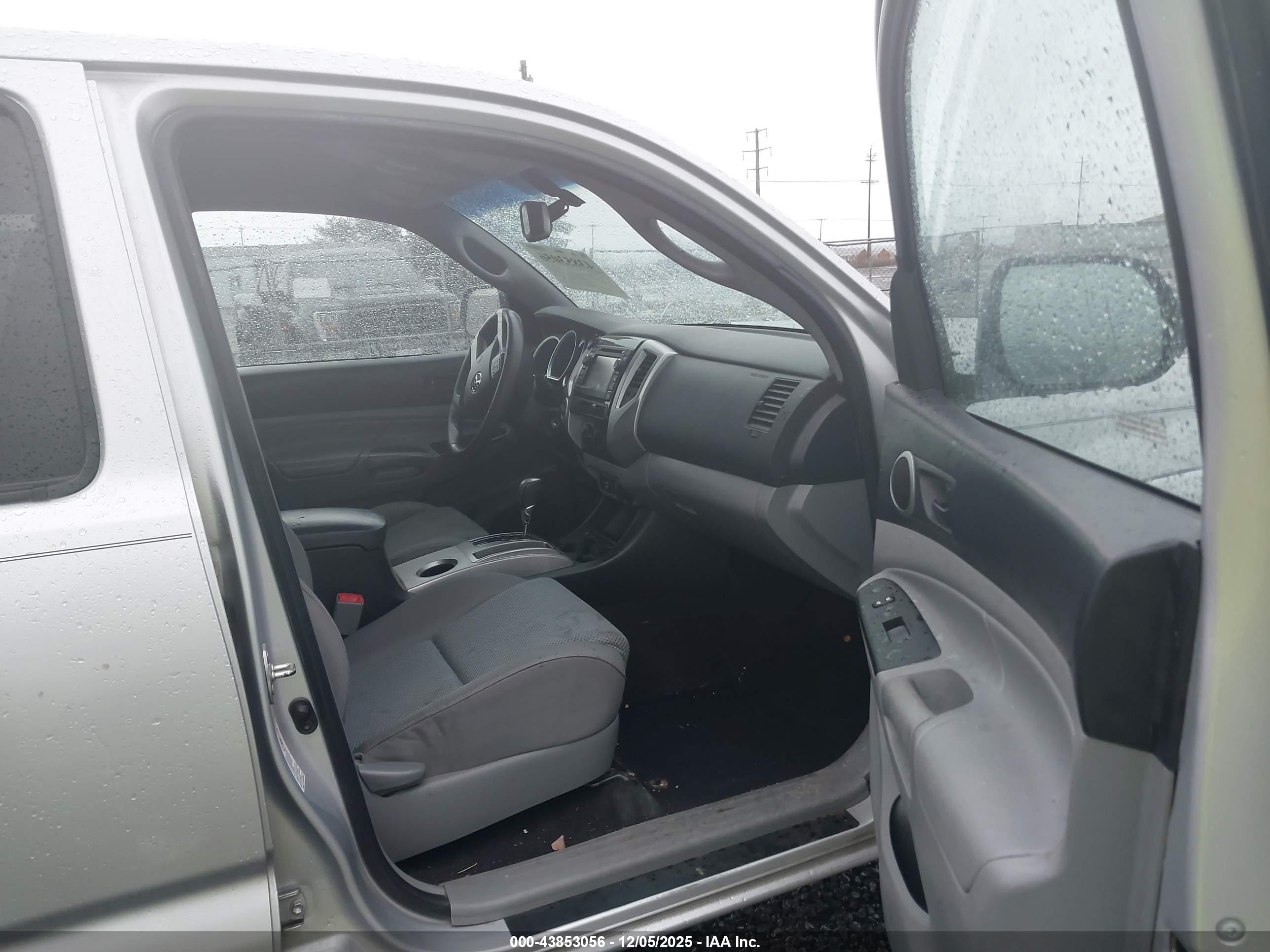 TOYOTA TACOMA image 5