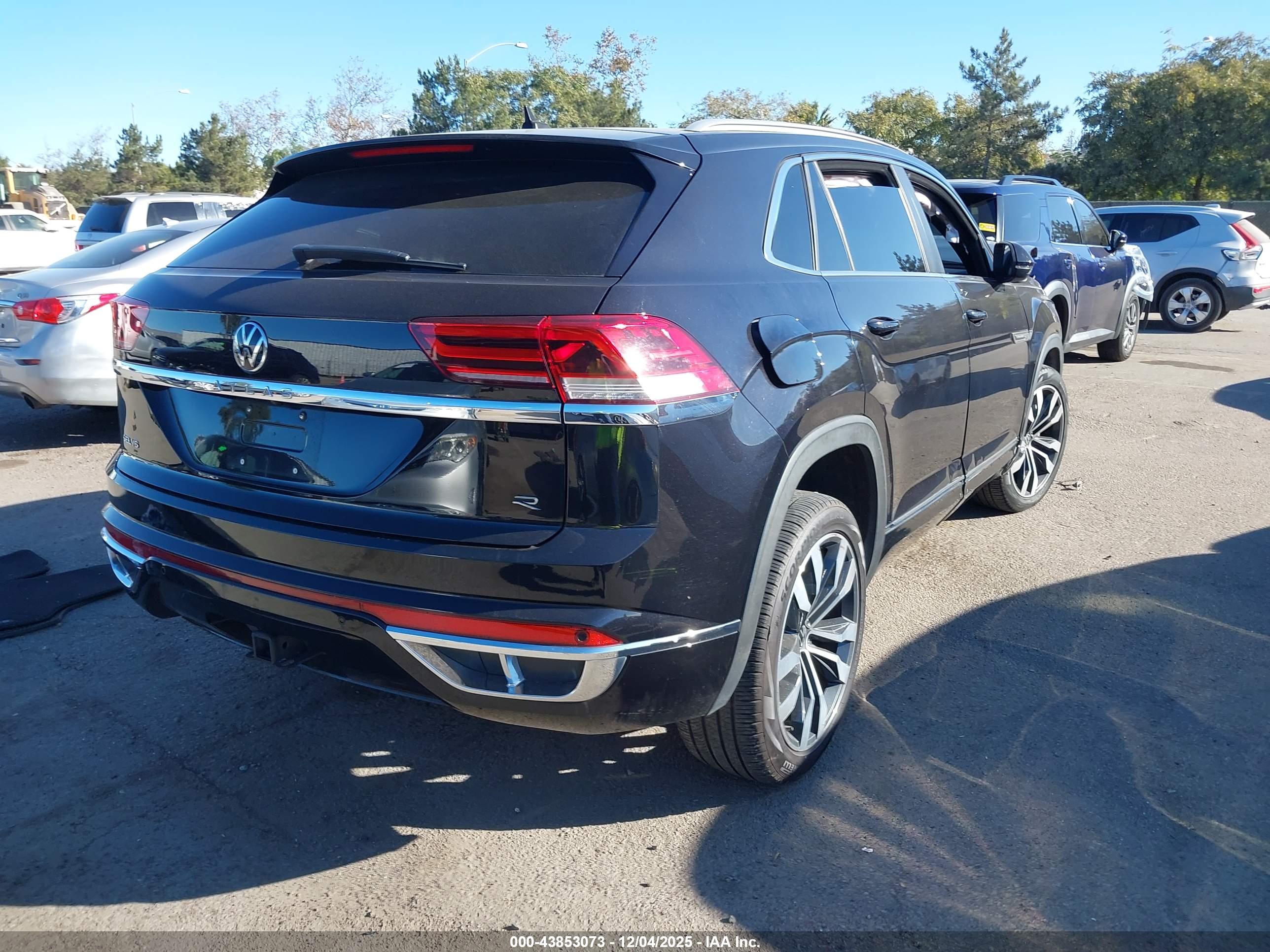 VOLKSWAGEN ATLAS image 4