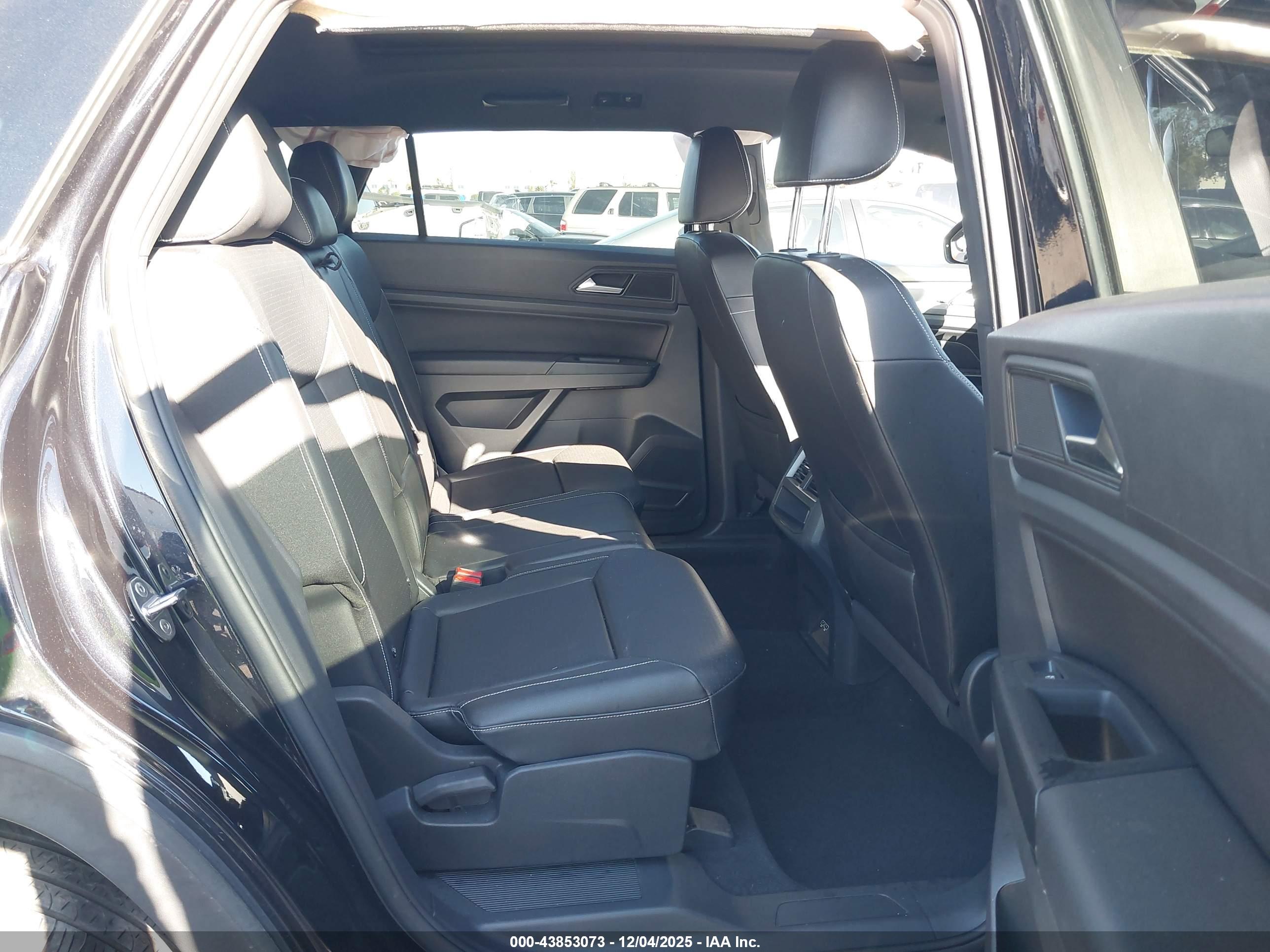 VOLKSWAGEN ATLAS image 8