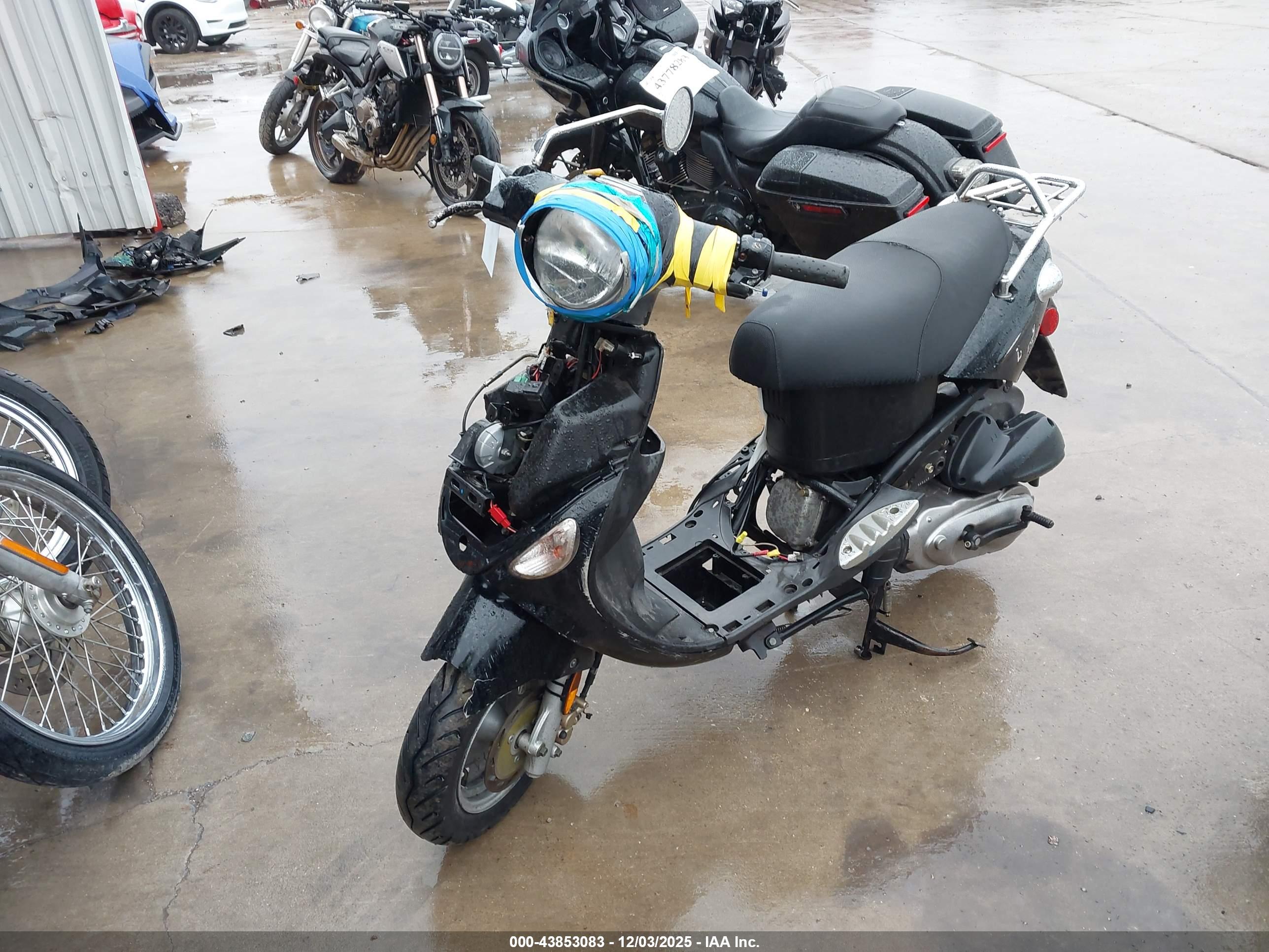 GENUINE SCOOTER image 2