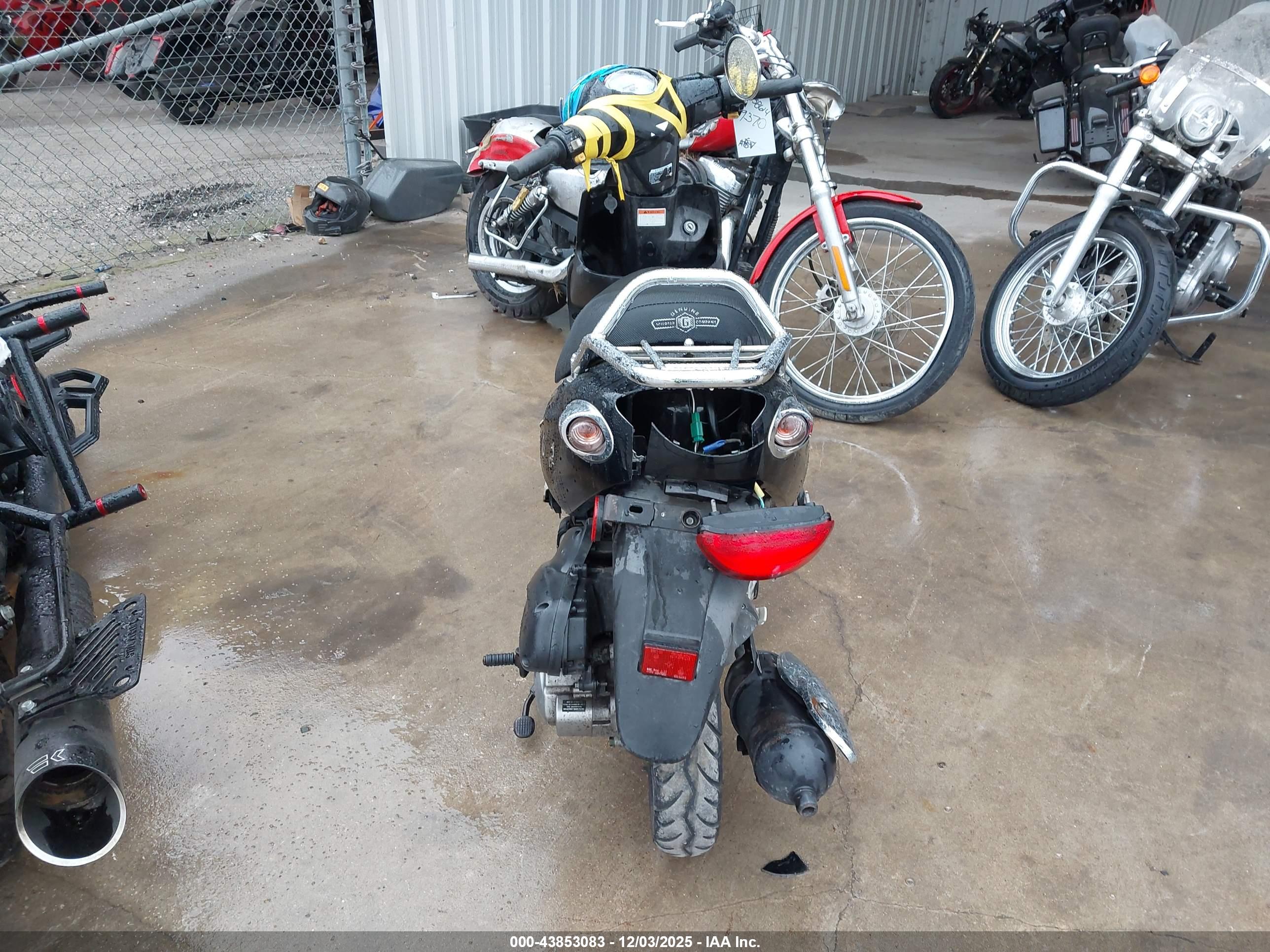 GENUINE SCOOTER image 6