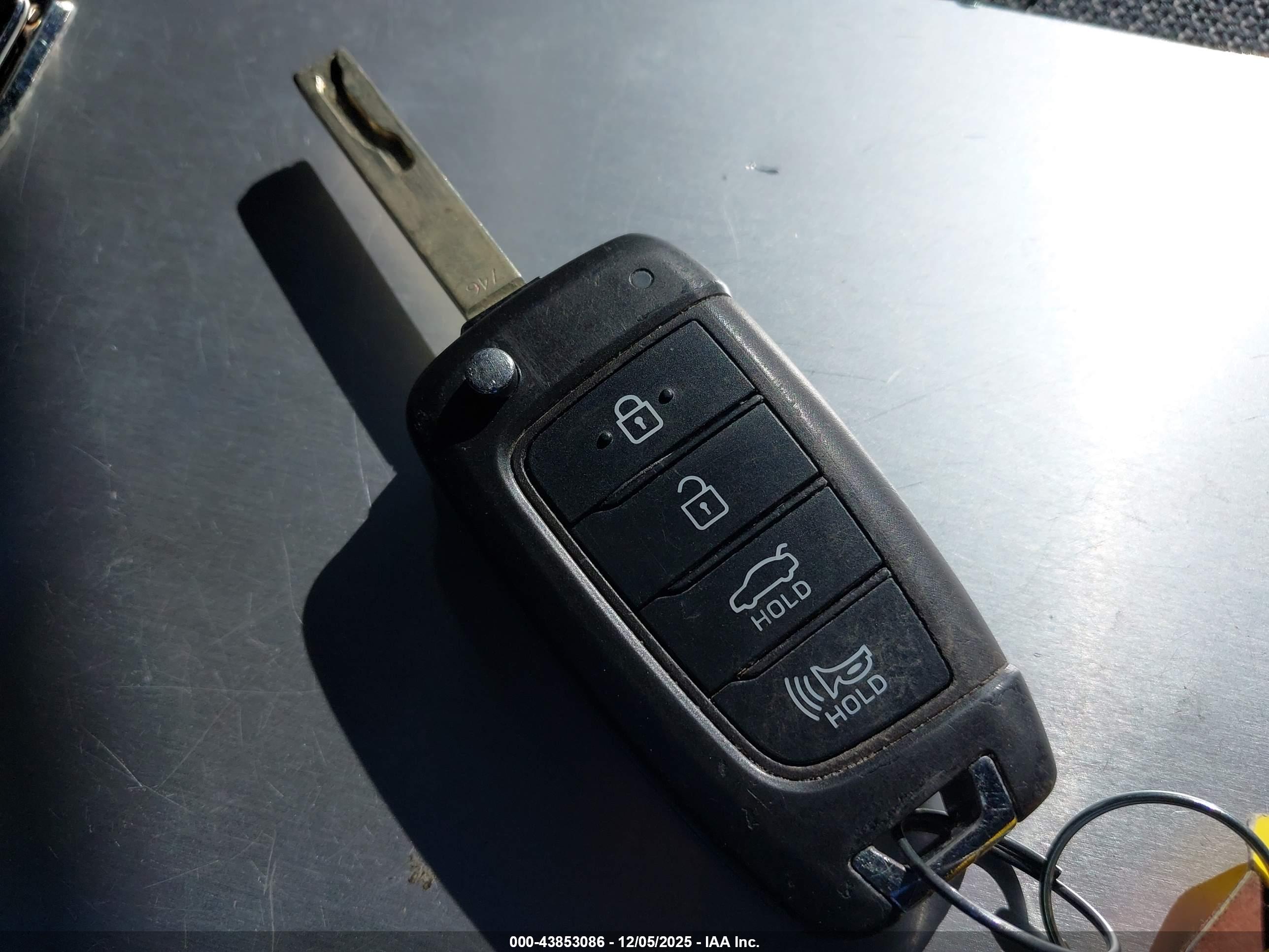 HYUNDAI ACCENT image 11