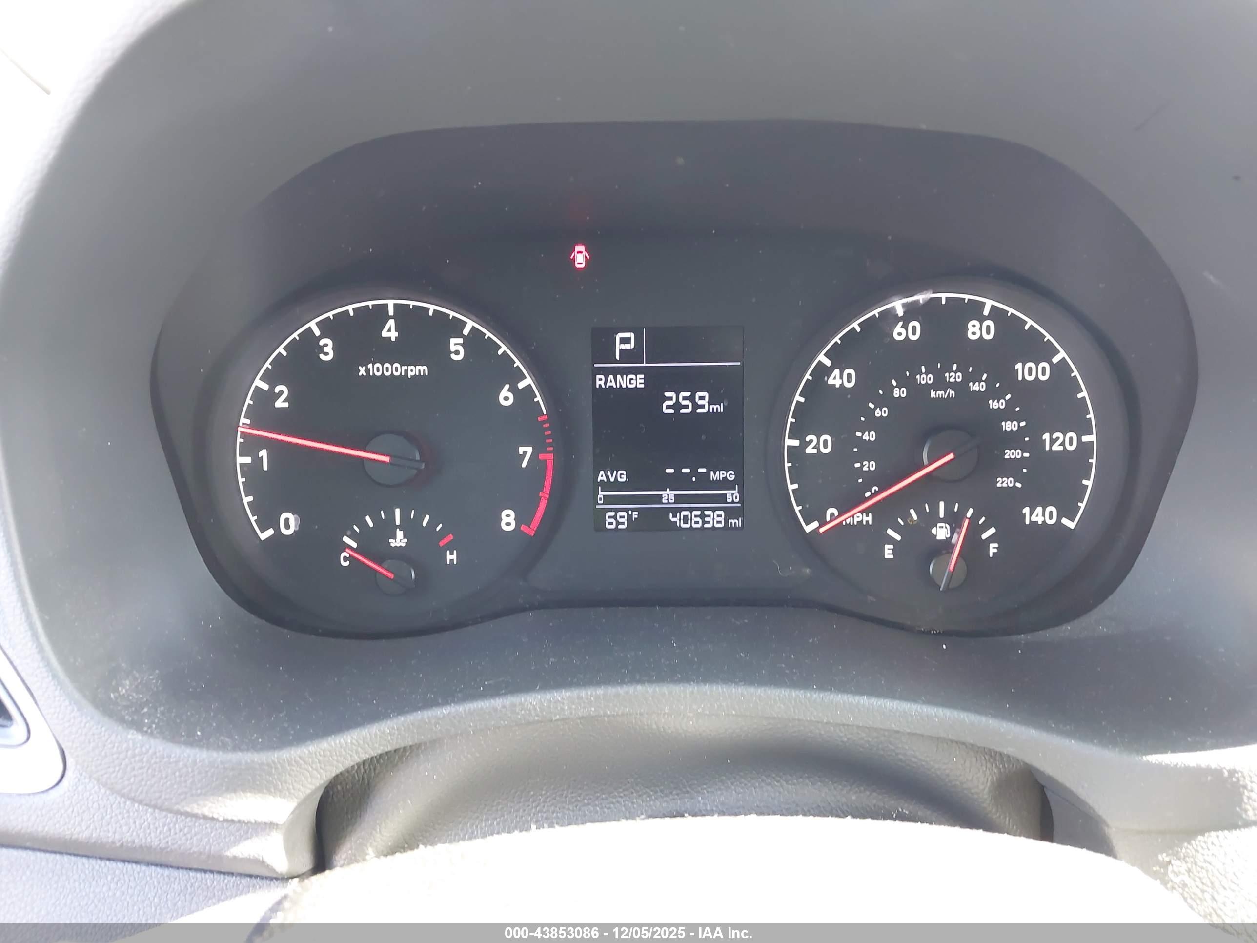 HYUNDAI ACCENT image 7