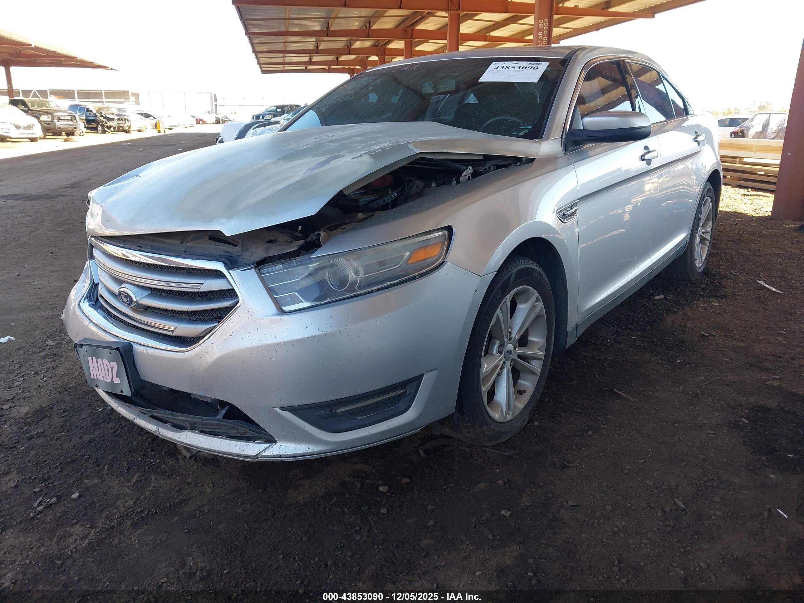 FORD TAURUS image 2