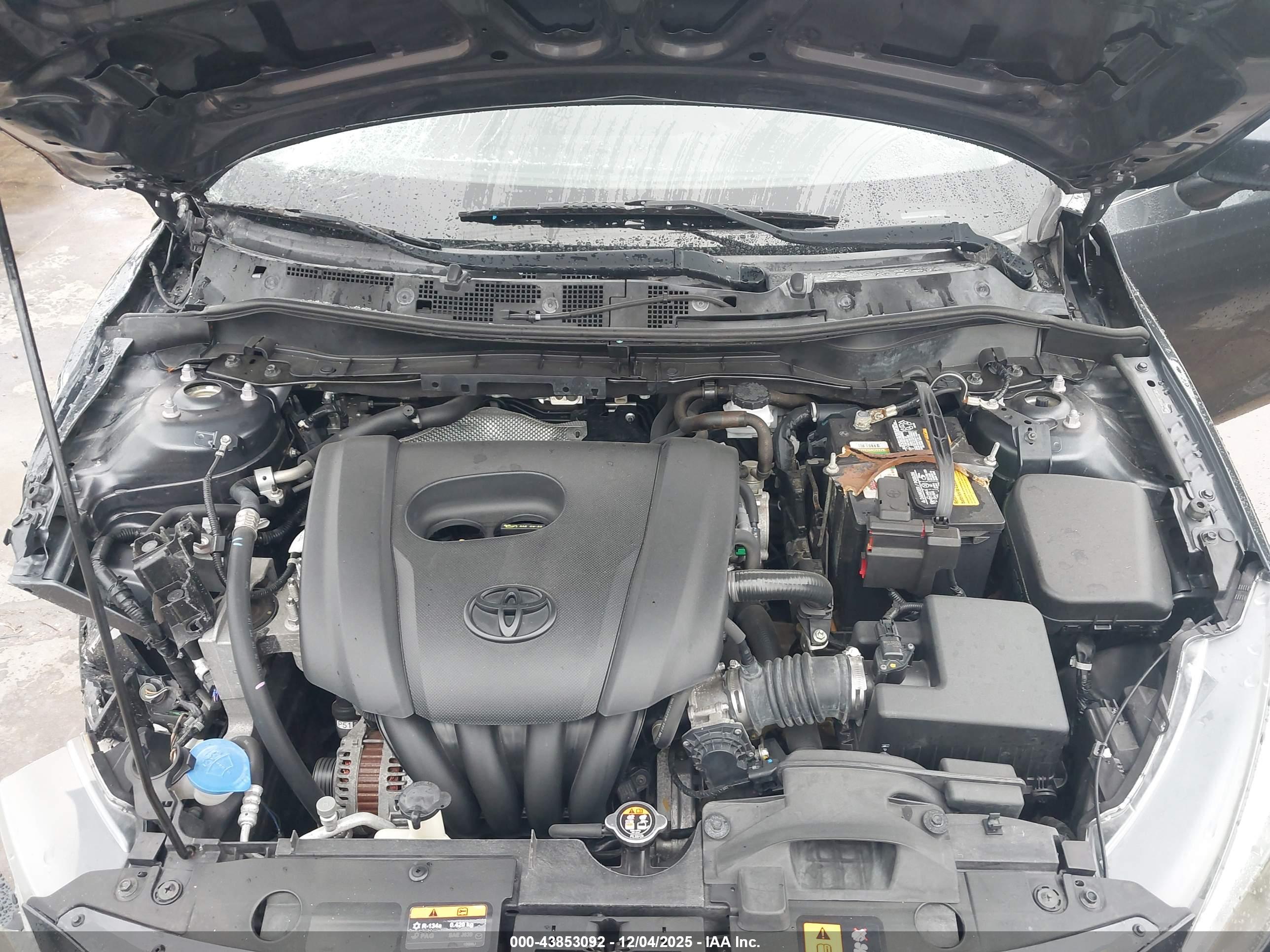 TOYOTA YARIS image 10