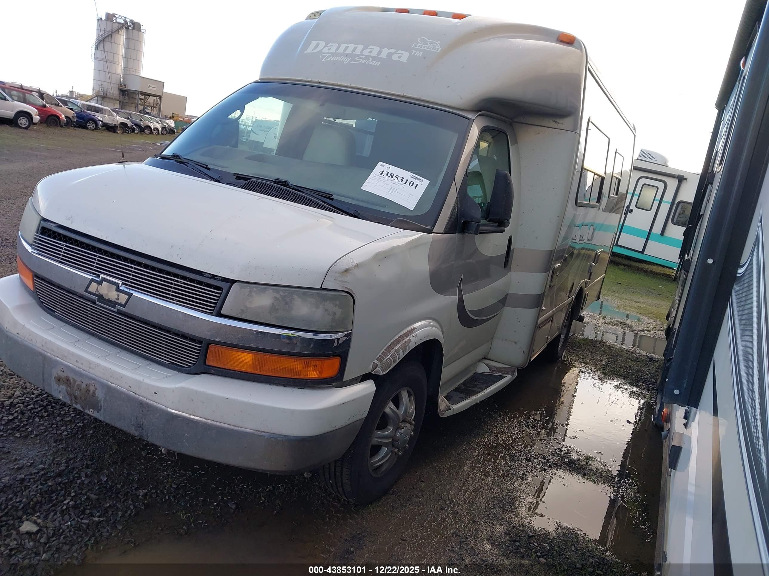 CHEVROLET EXPRESS image 2