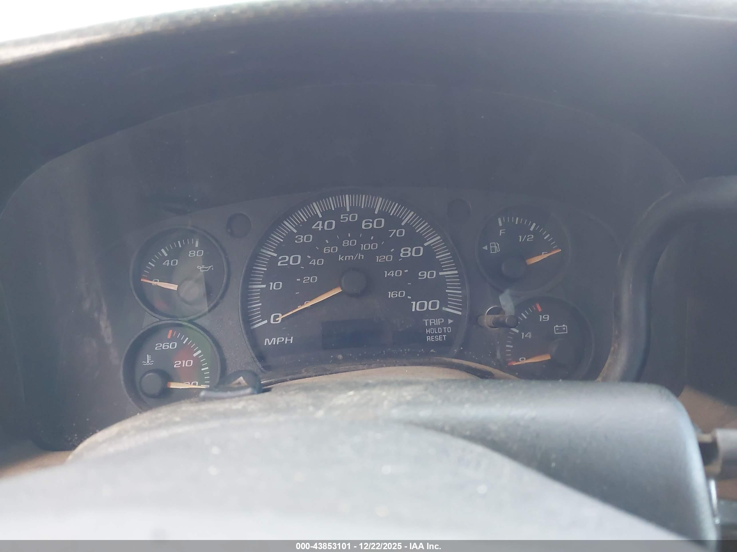 CHEVROLET EXPRESS image 7
