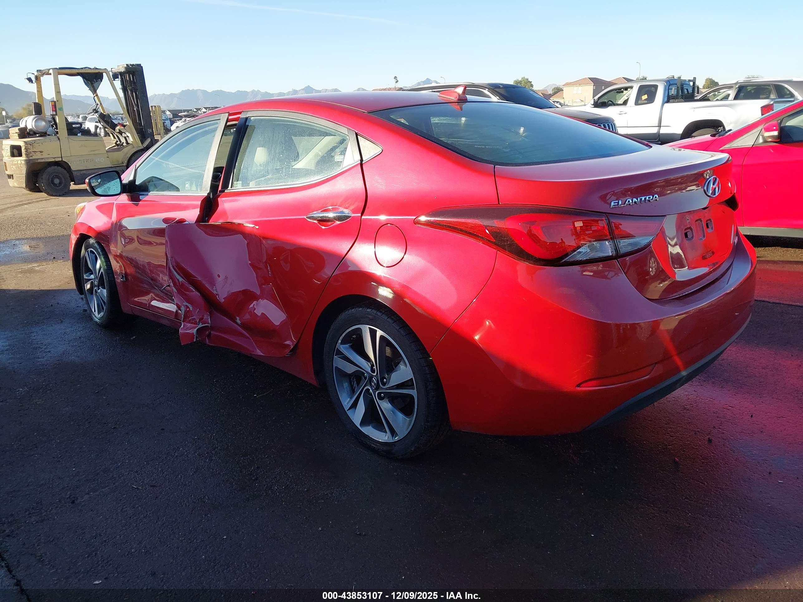 HYUNDAI ELANTRA image 3