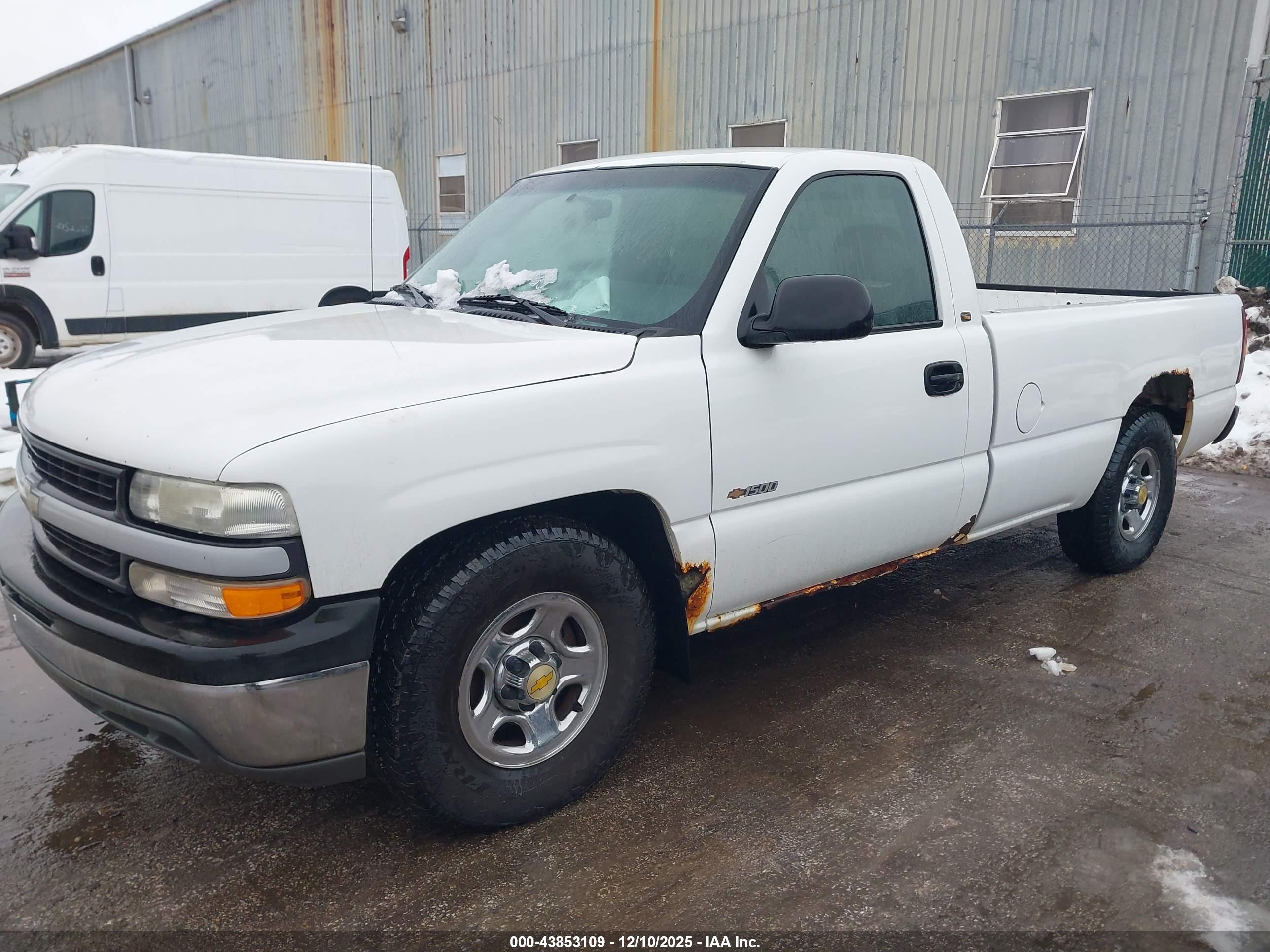 CHEVROLET SILVERADO image 2