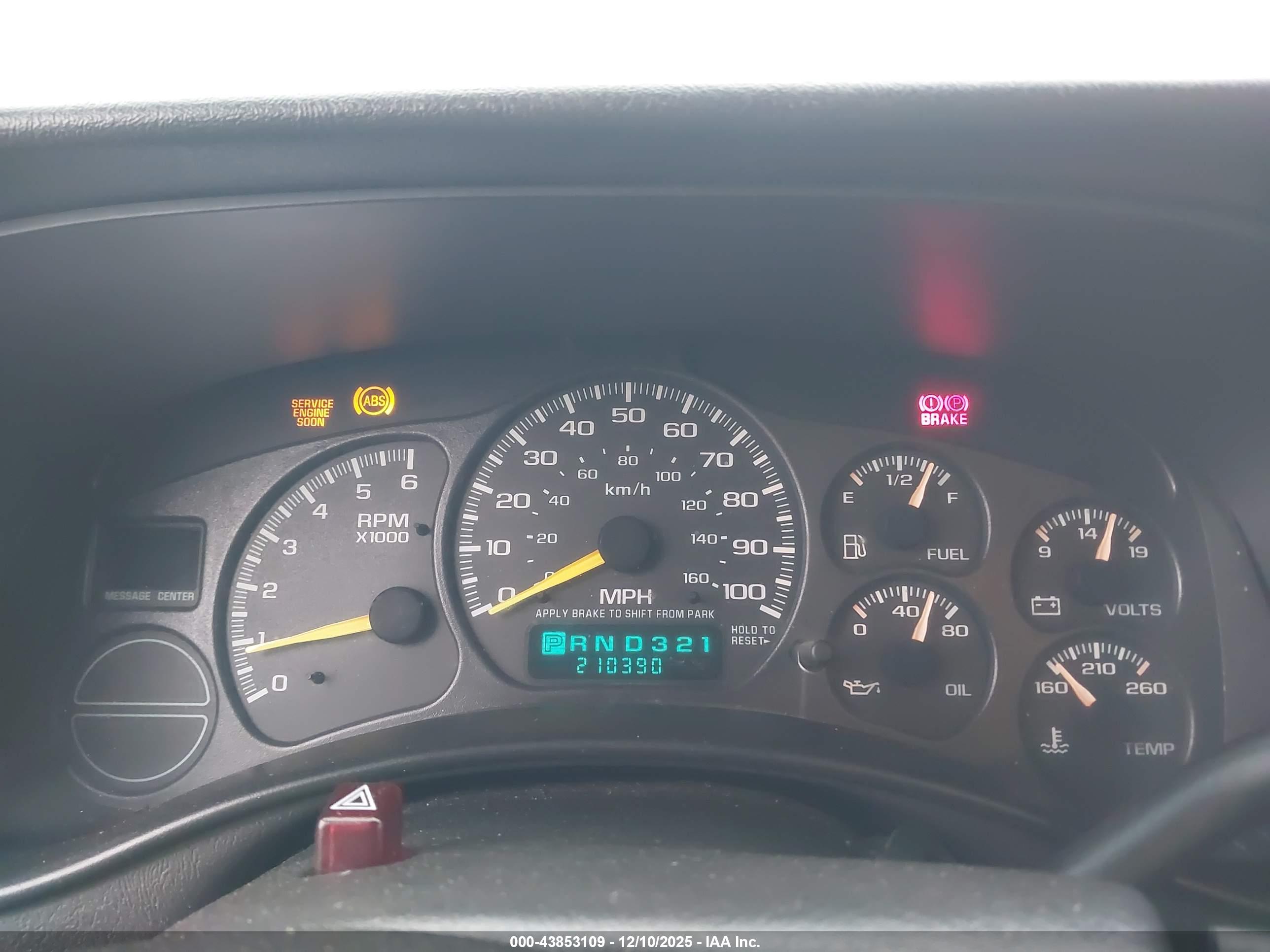 CHEVROLET SILVERADO image 7