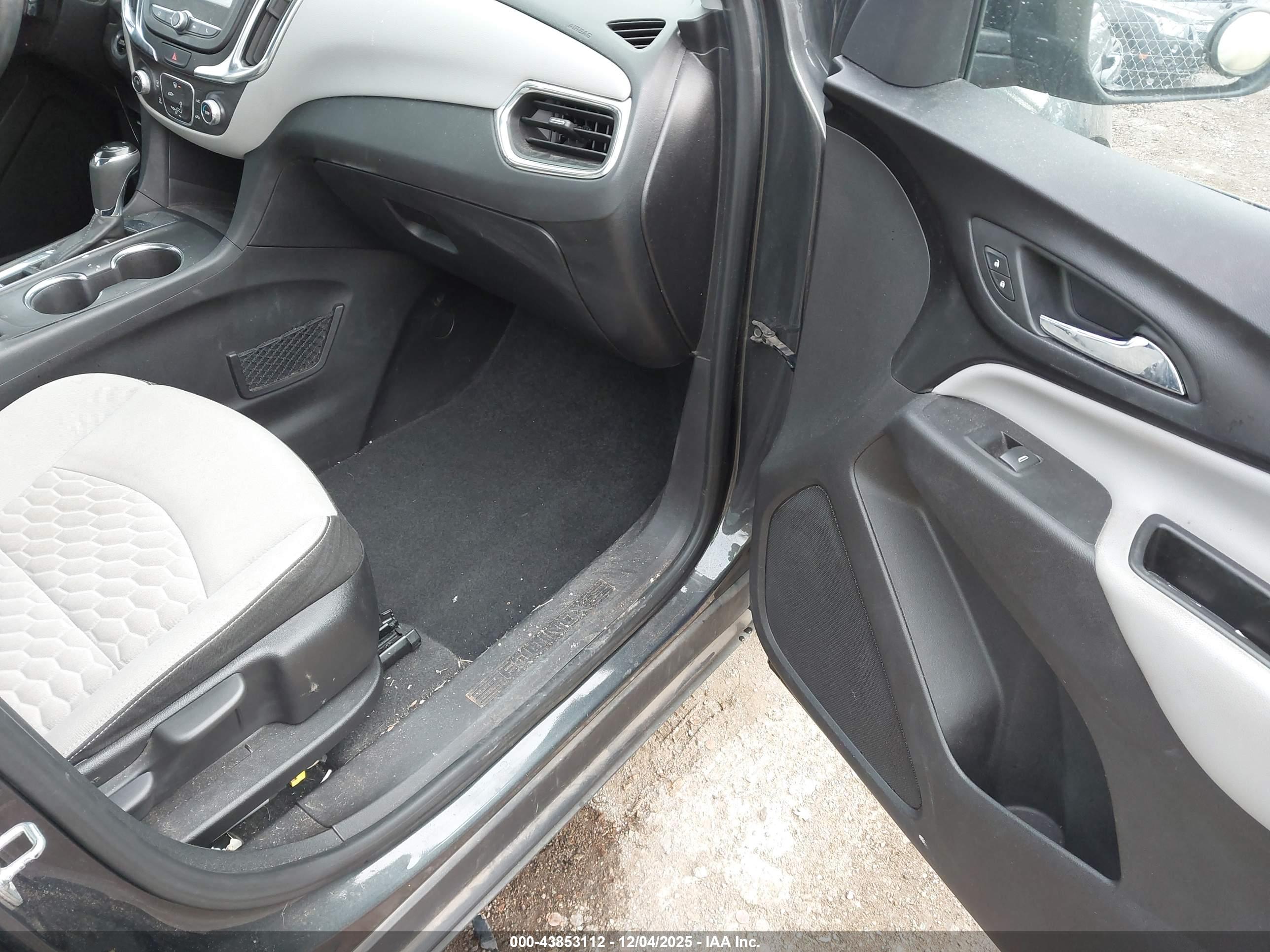 CHEVROLET EQUINOX image 5