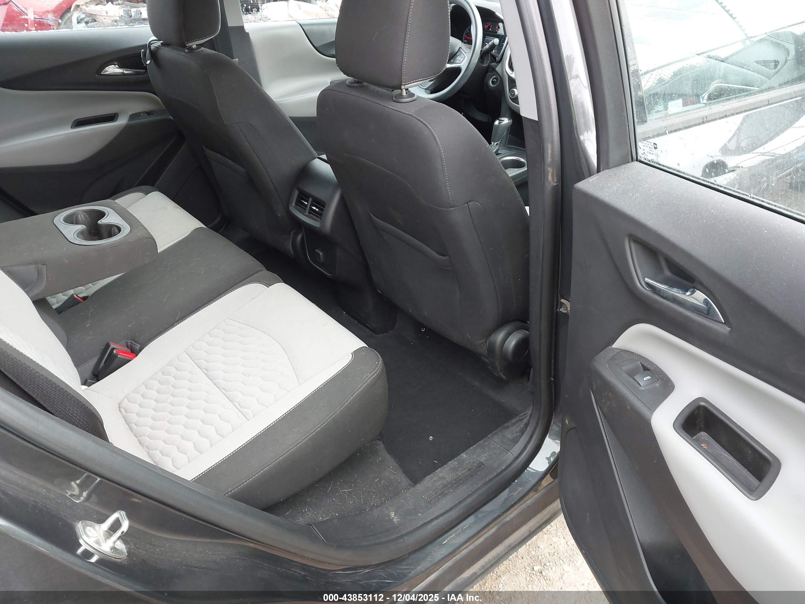 CHEVROLET EQUINOX image 8