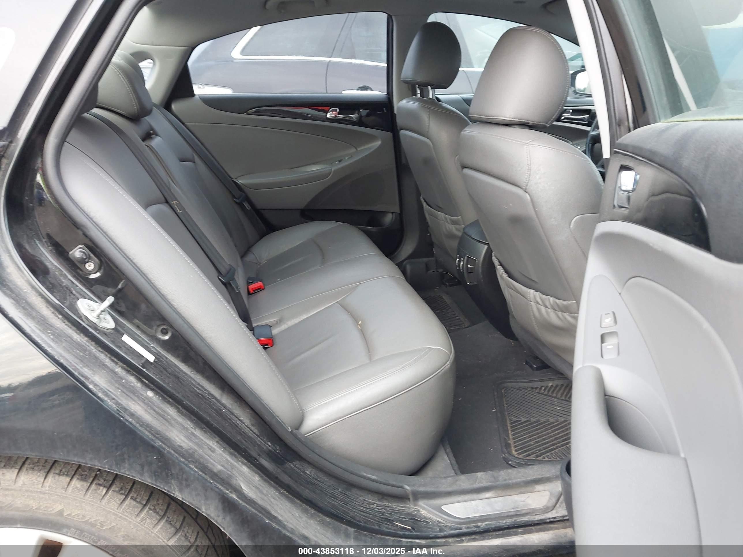 HYUNDAI SONATA image 8