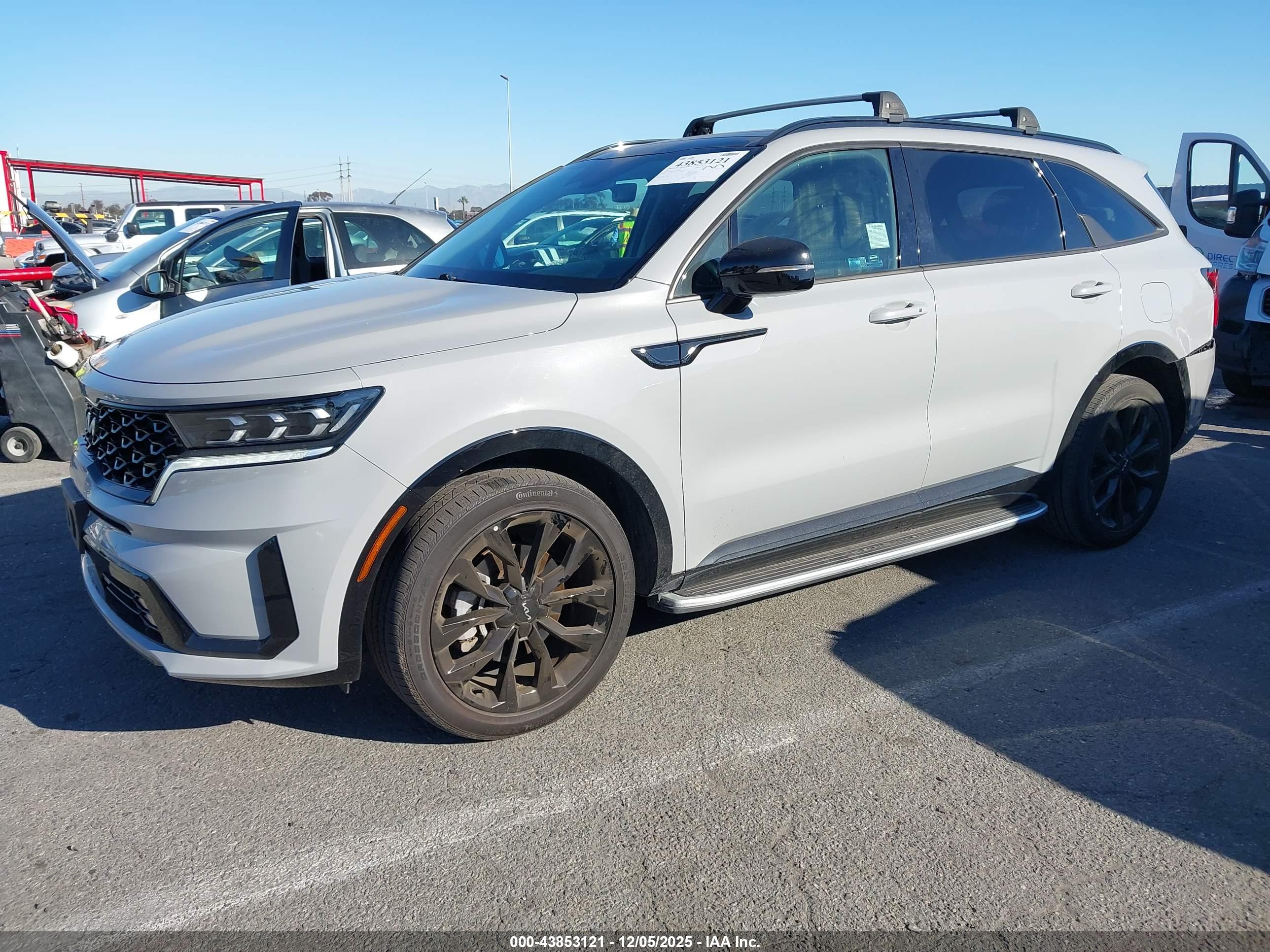 KIA SORENTO image 2