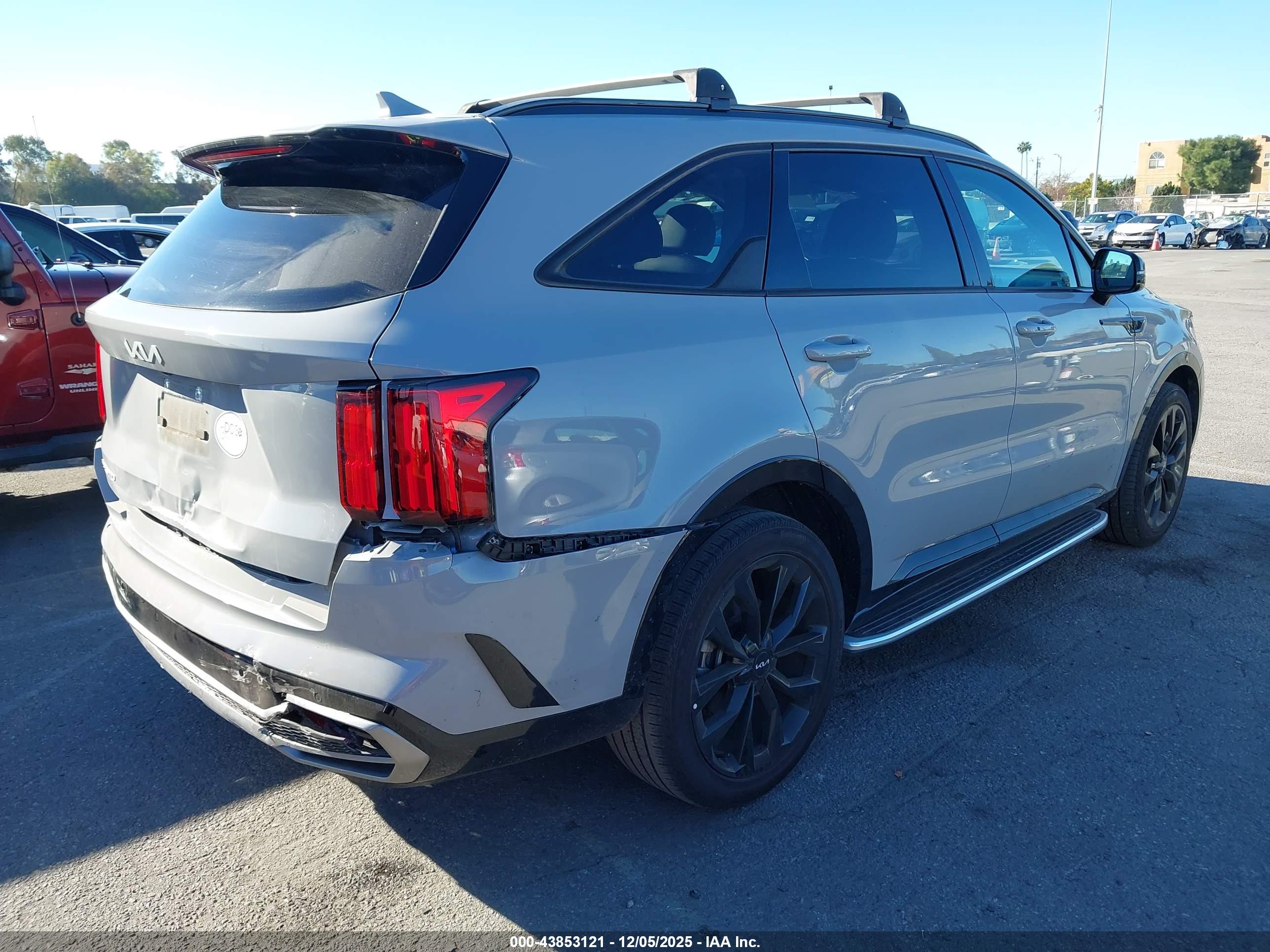 KIA SORENTO image 4