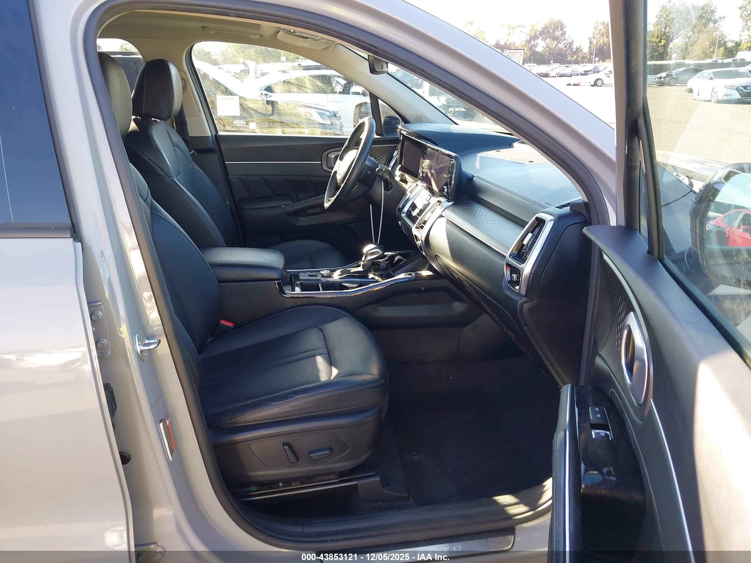 KIA SORENTO image 5