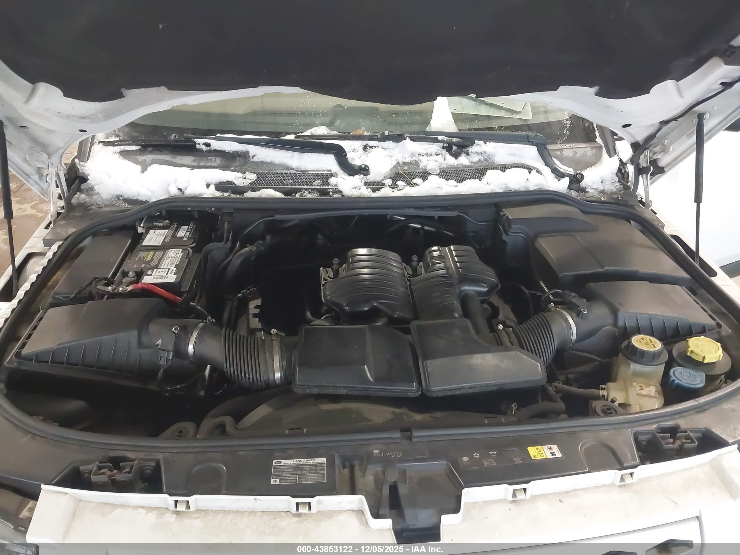 LAND ROVER image 10