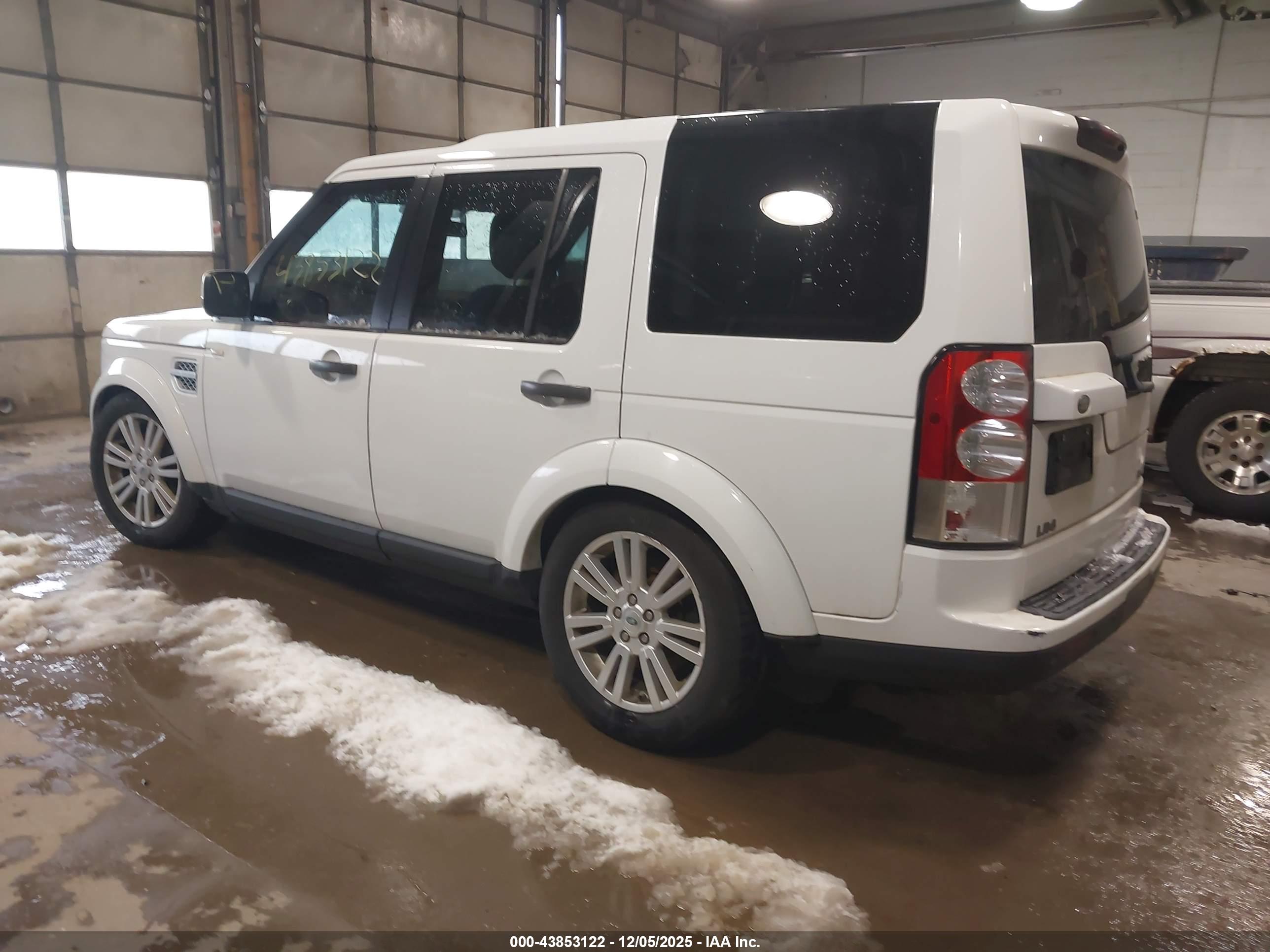 LAND ROVER image 3