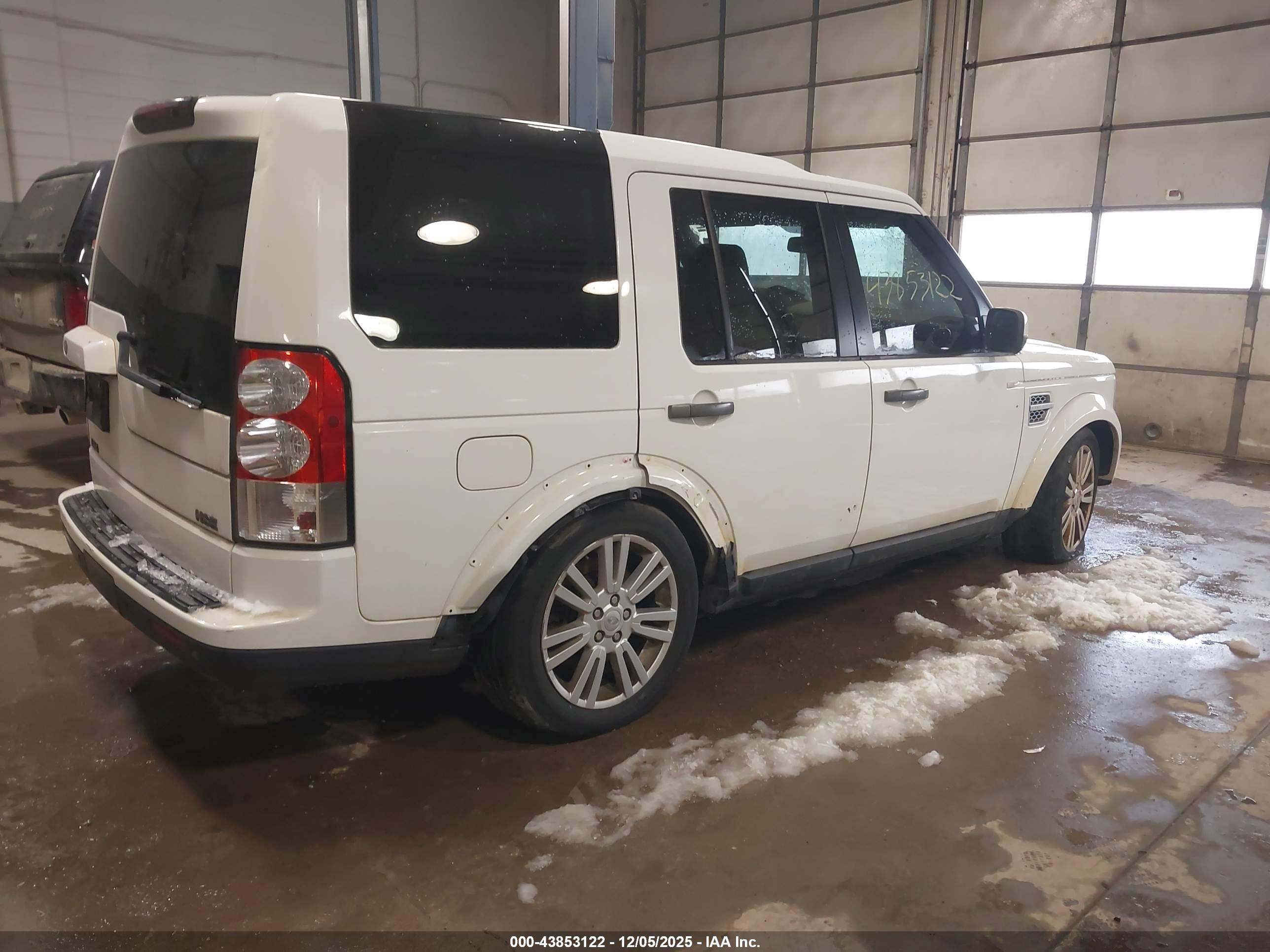 LAND ROVER image 4