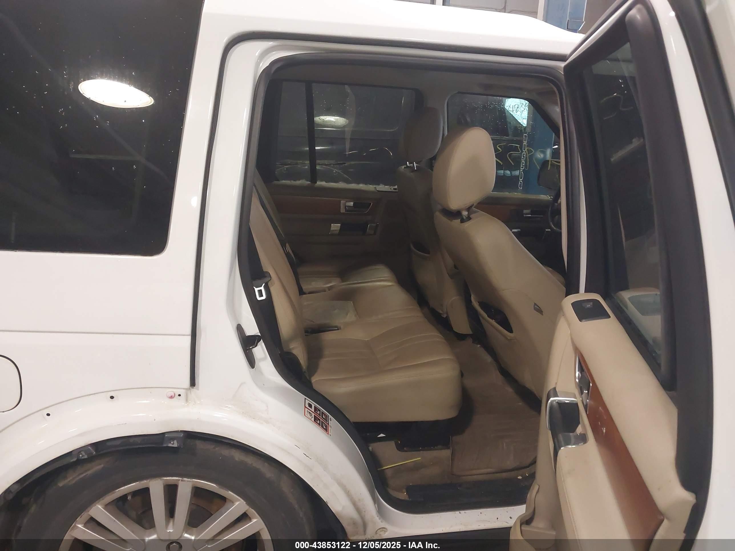 LAND ROVER image 8