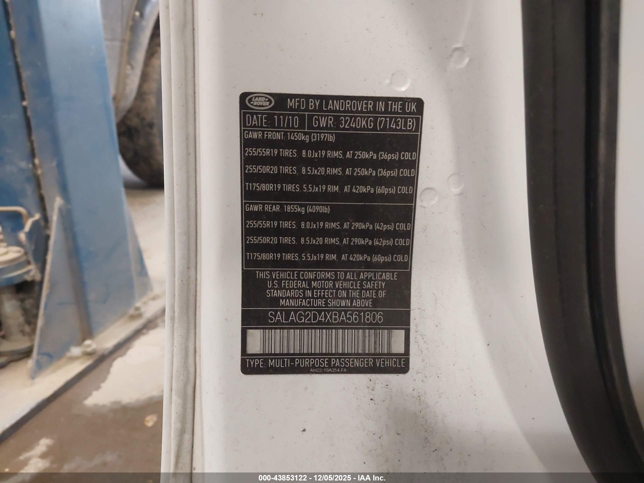 LAND ROVER image 9