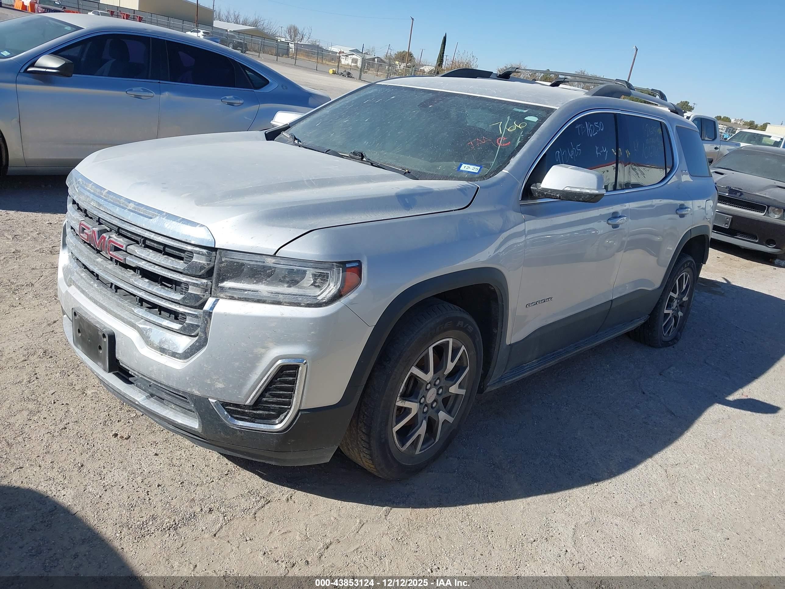 GMC ACADIA image 2