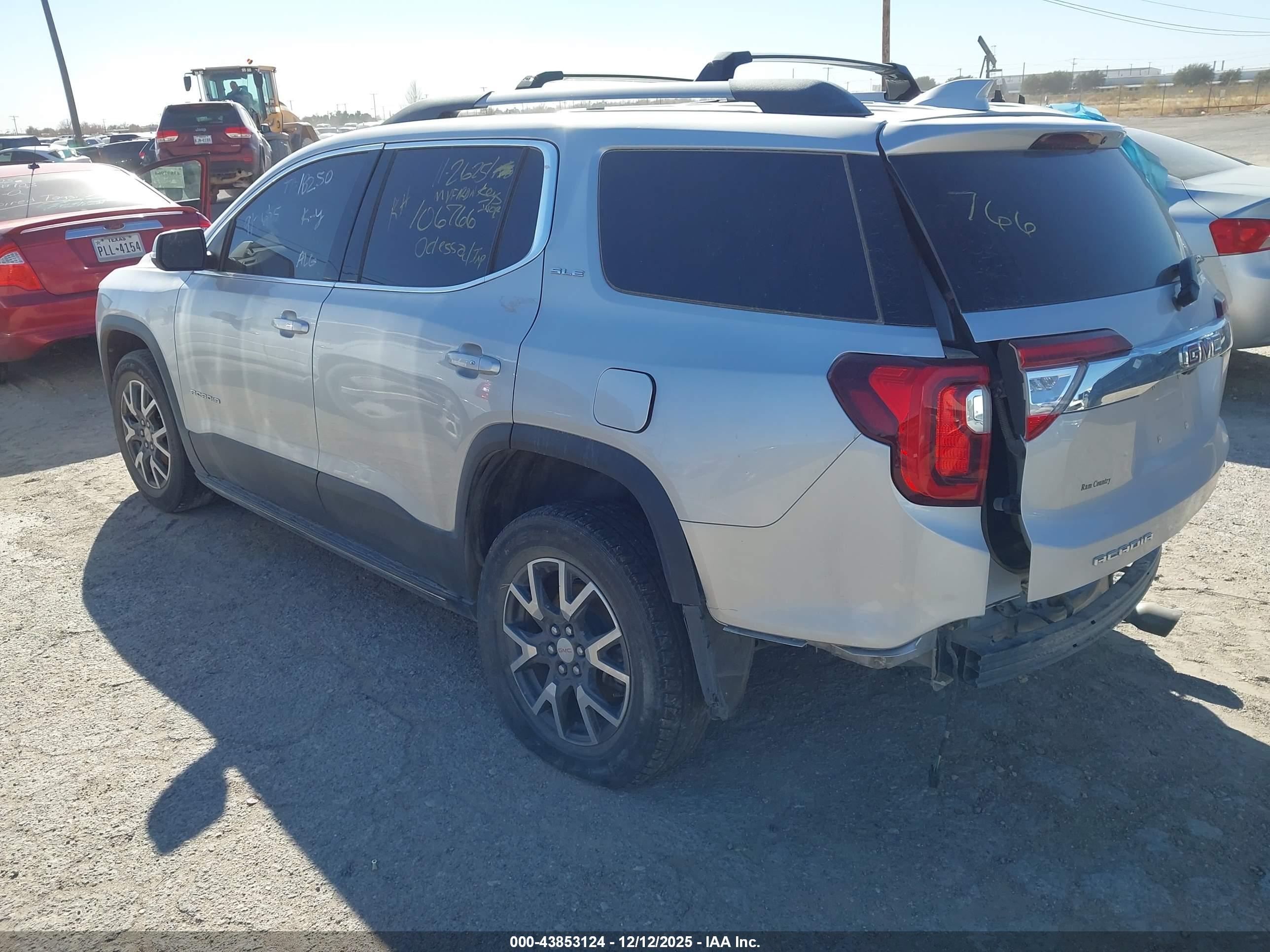 GMC ACADIA image 3