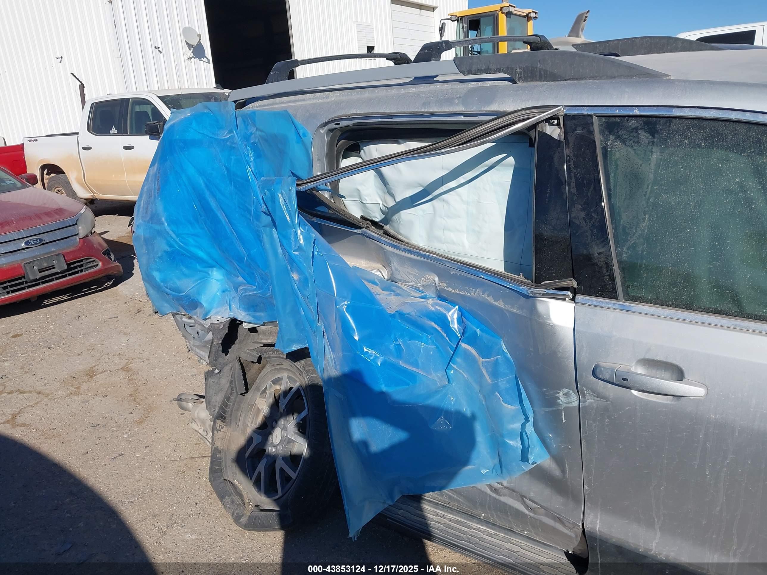 GMC ACADIA image 6