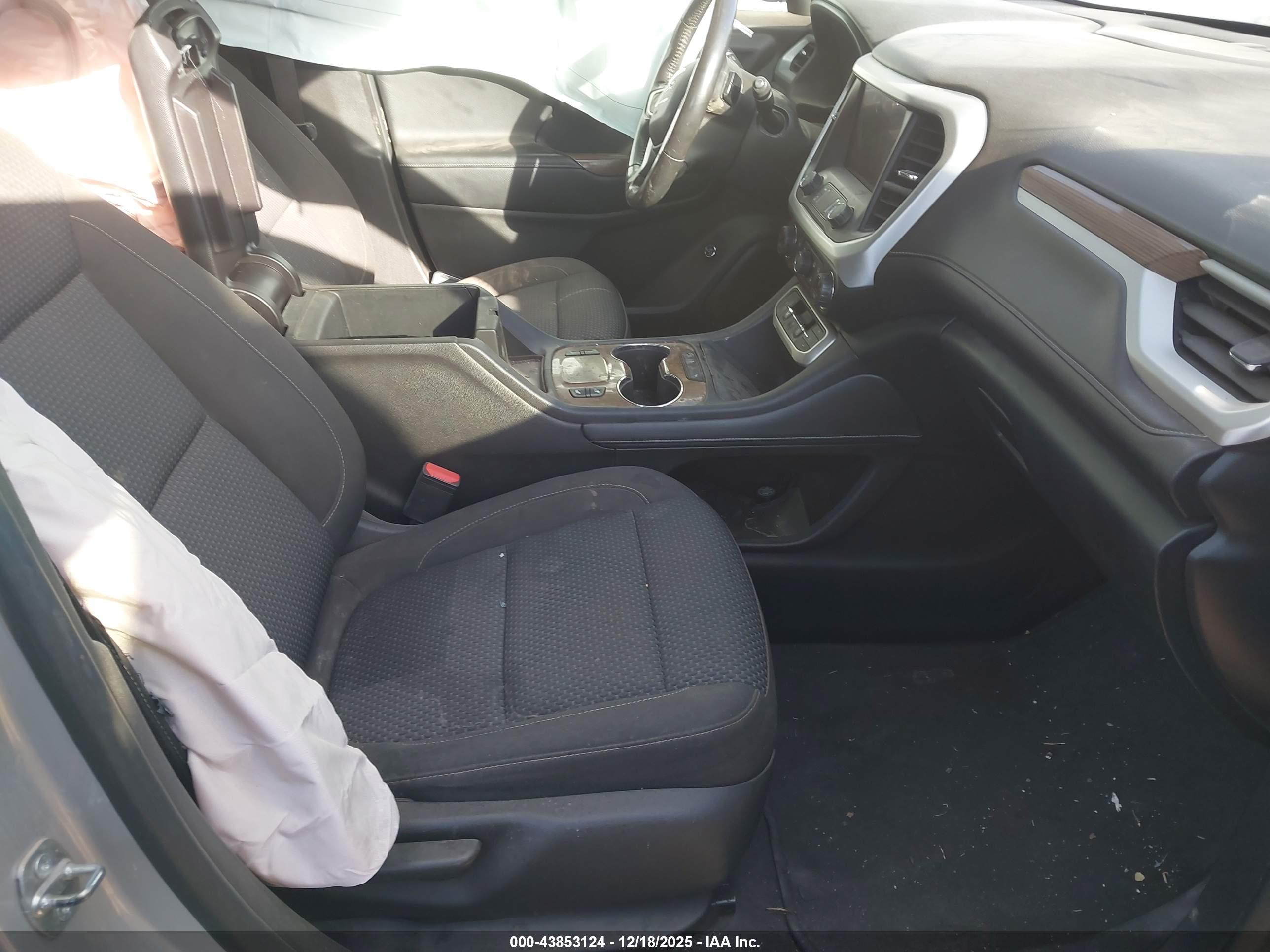 GMC ACADIA image 8
